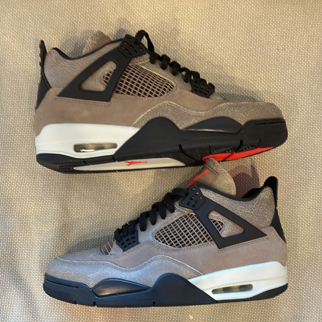 Nike Air Jordan 4 "Taupe Haze"   