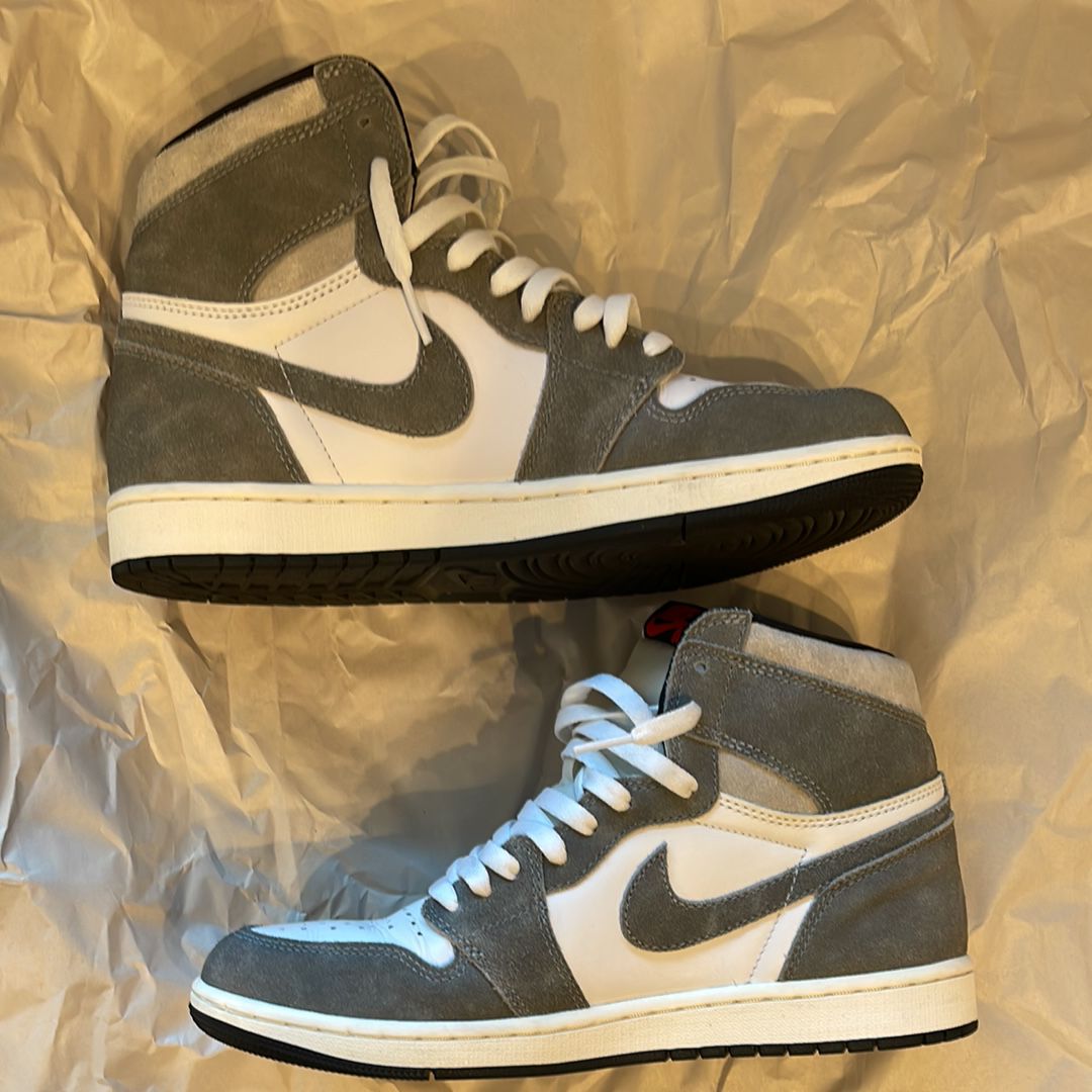 Nike Air Jordan 1 Retro High OG "Black and Smoke Grey"