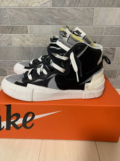 sacai × NIKE BLAZER MID "BLACK/WOLF GREY/WHITE"