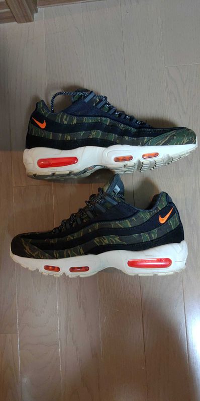 Carharte WIP × Nike Air Max 95 "Black/Sail/Total Orange"