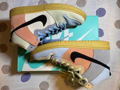 Nike SB Dunk High "Easter Spectrum"
