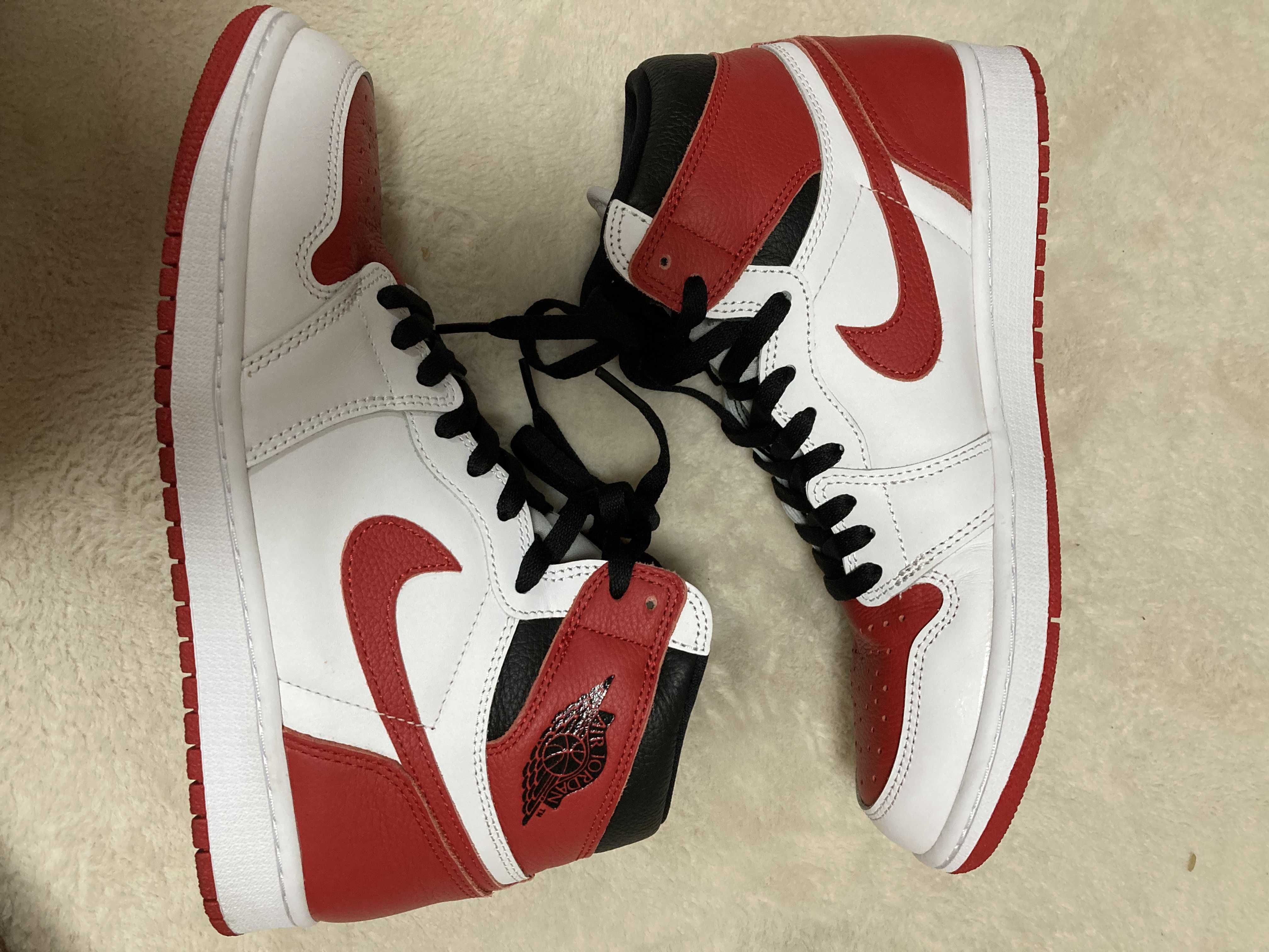 Nike Air Jordan 1 High OG "Heritage"