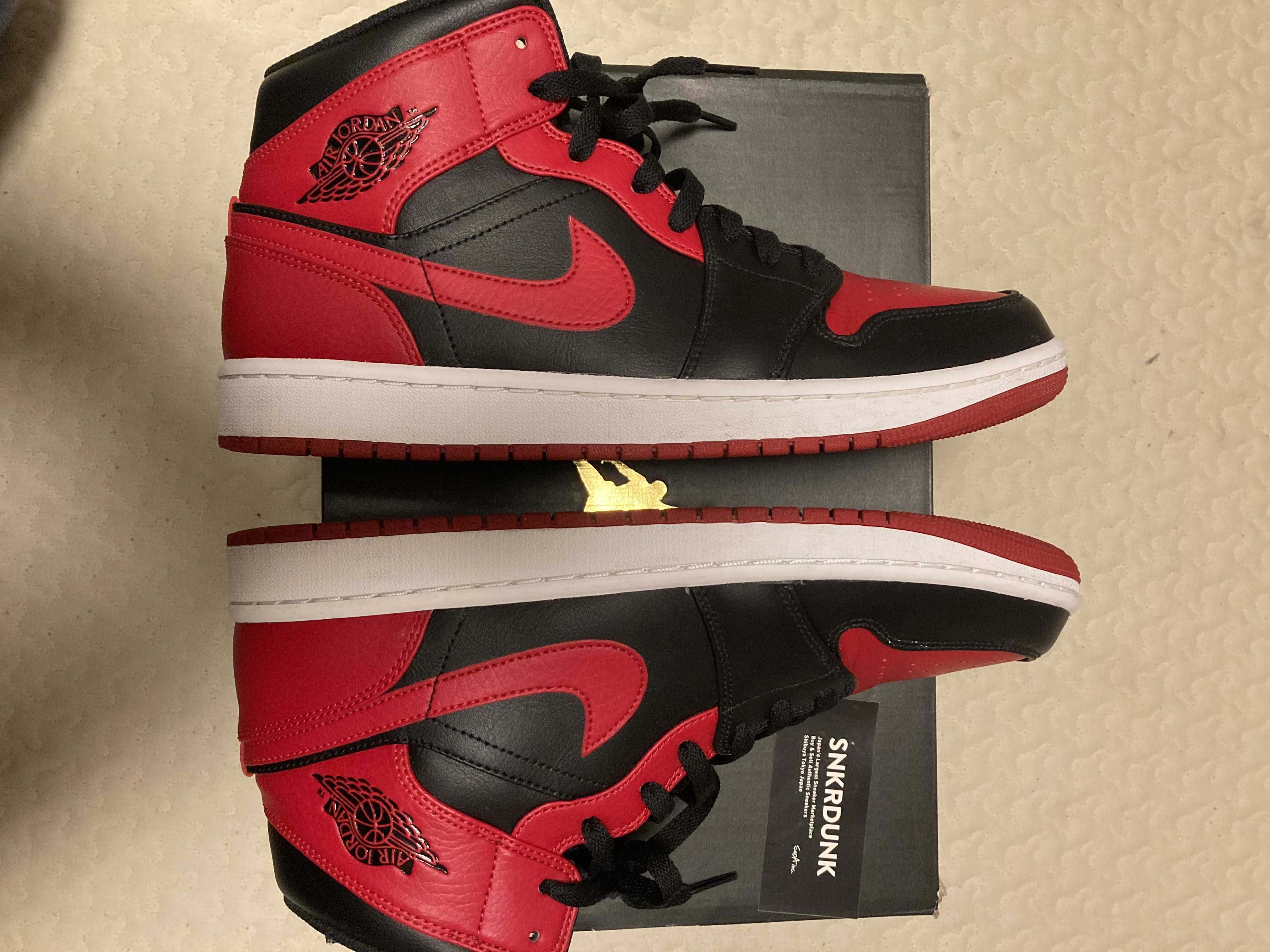 Nike Air Jordan 1 Mid "Bred"