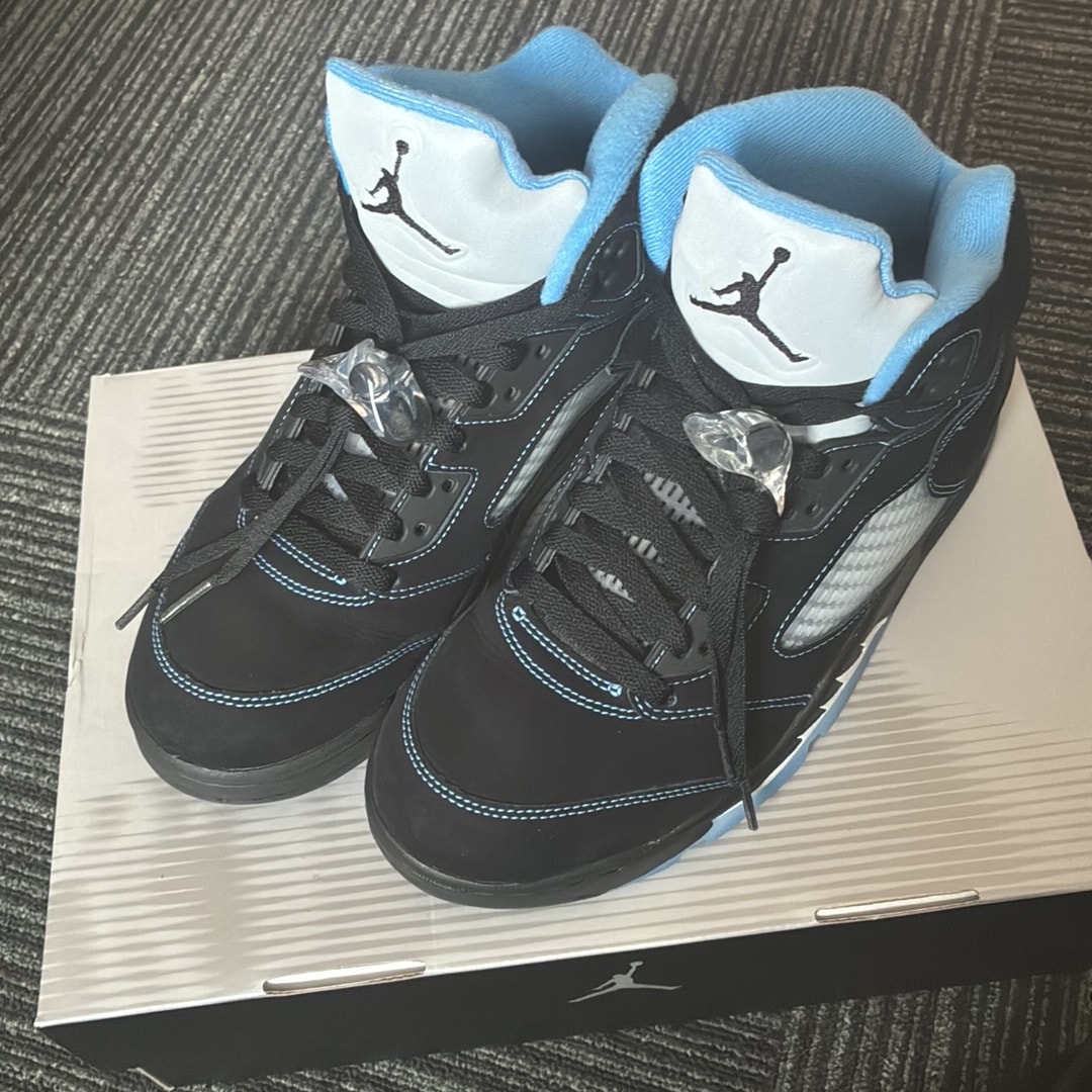 Nike Air Jordan 5 "Black Carolina"
