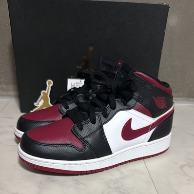 Nike GS Air Jordan 1 Mid "Black/Red/White"
