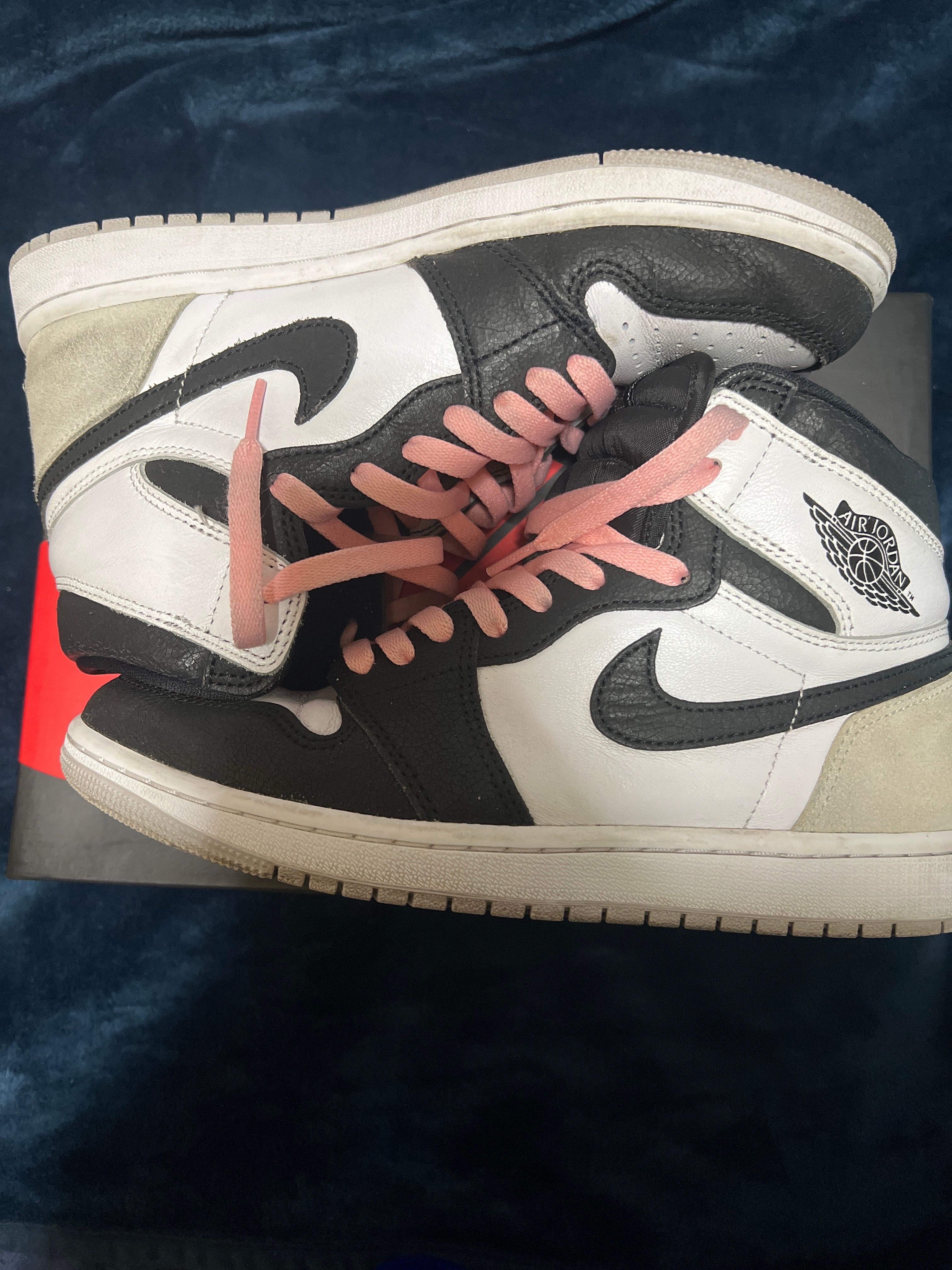 Nike Air Jordan 1 High OG "Bleached Coral"