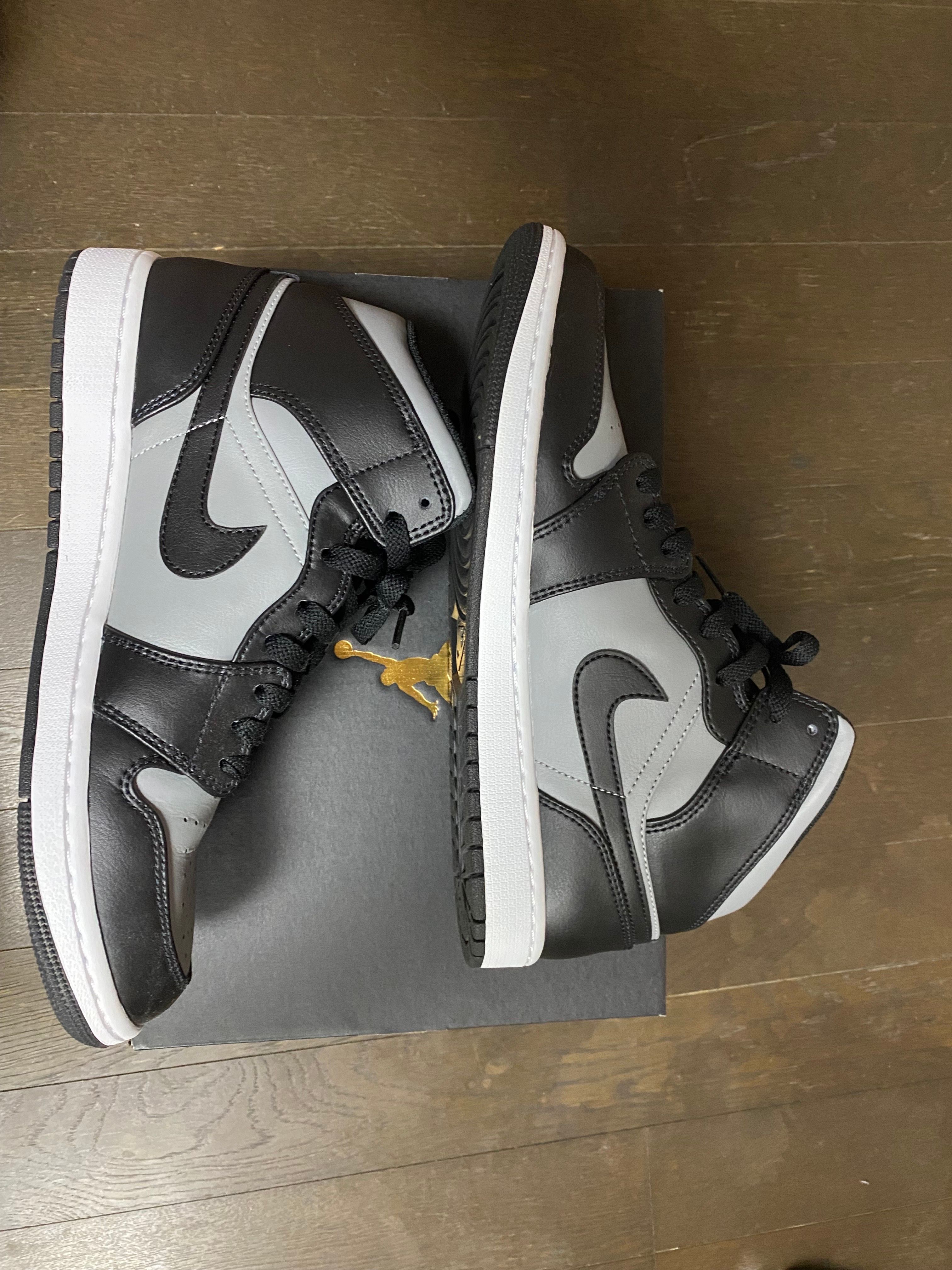 Nike Air Jordan 1 Mid "Shadow"