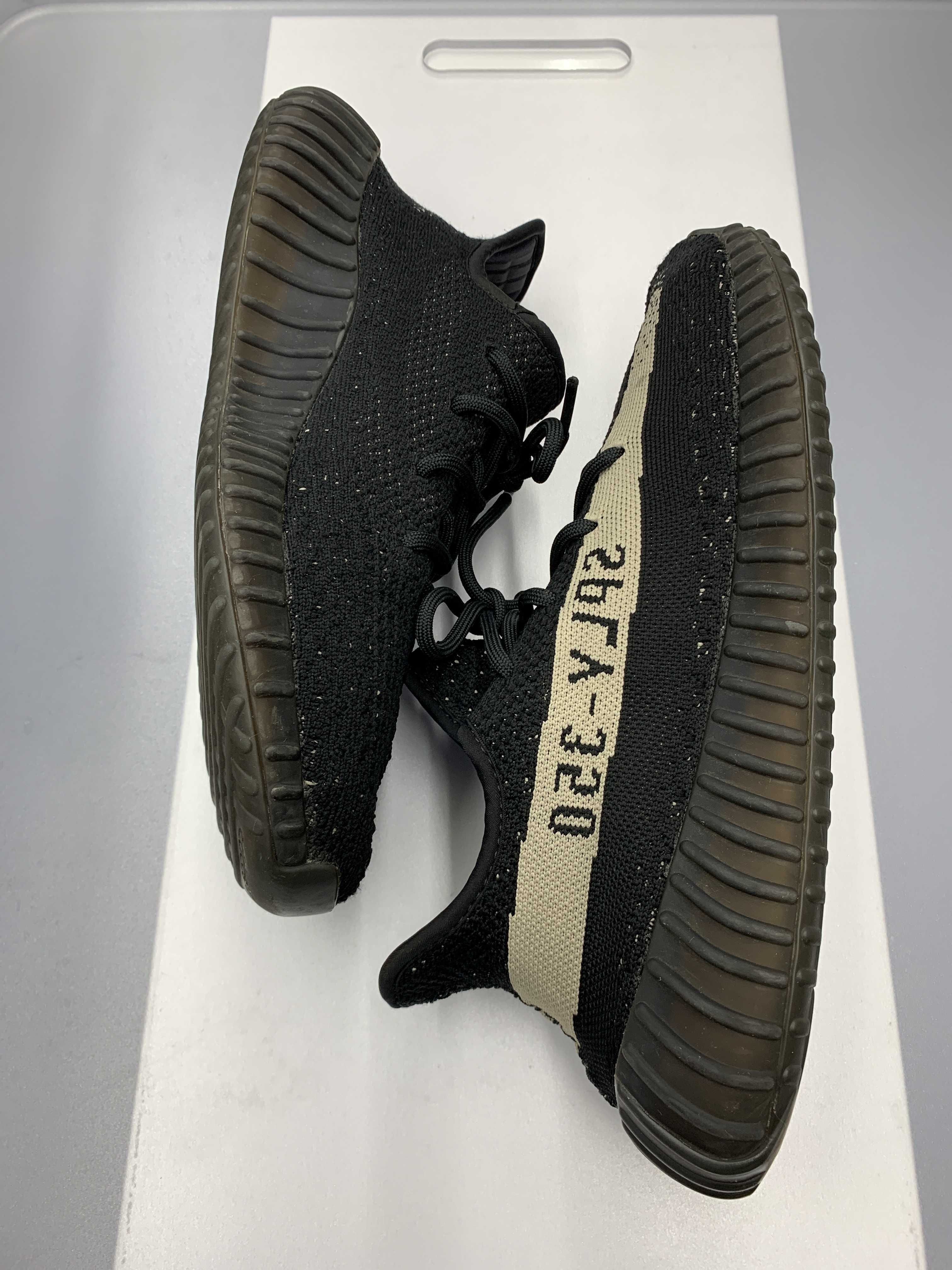 adidas YEEZY Boost 350 V2 "Oreo"