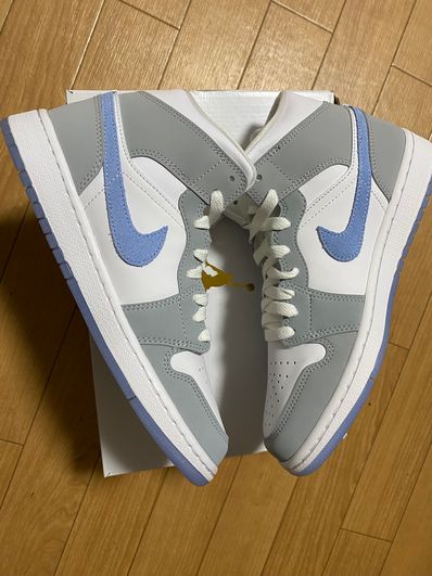 Nike Women's Air Jordan 1 Mid "Wolf Grey"