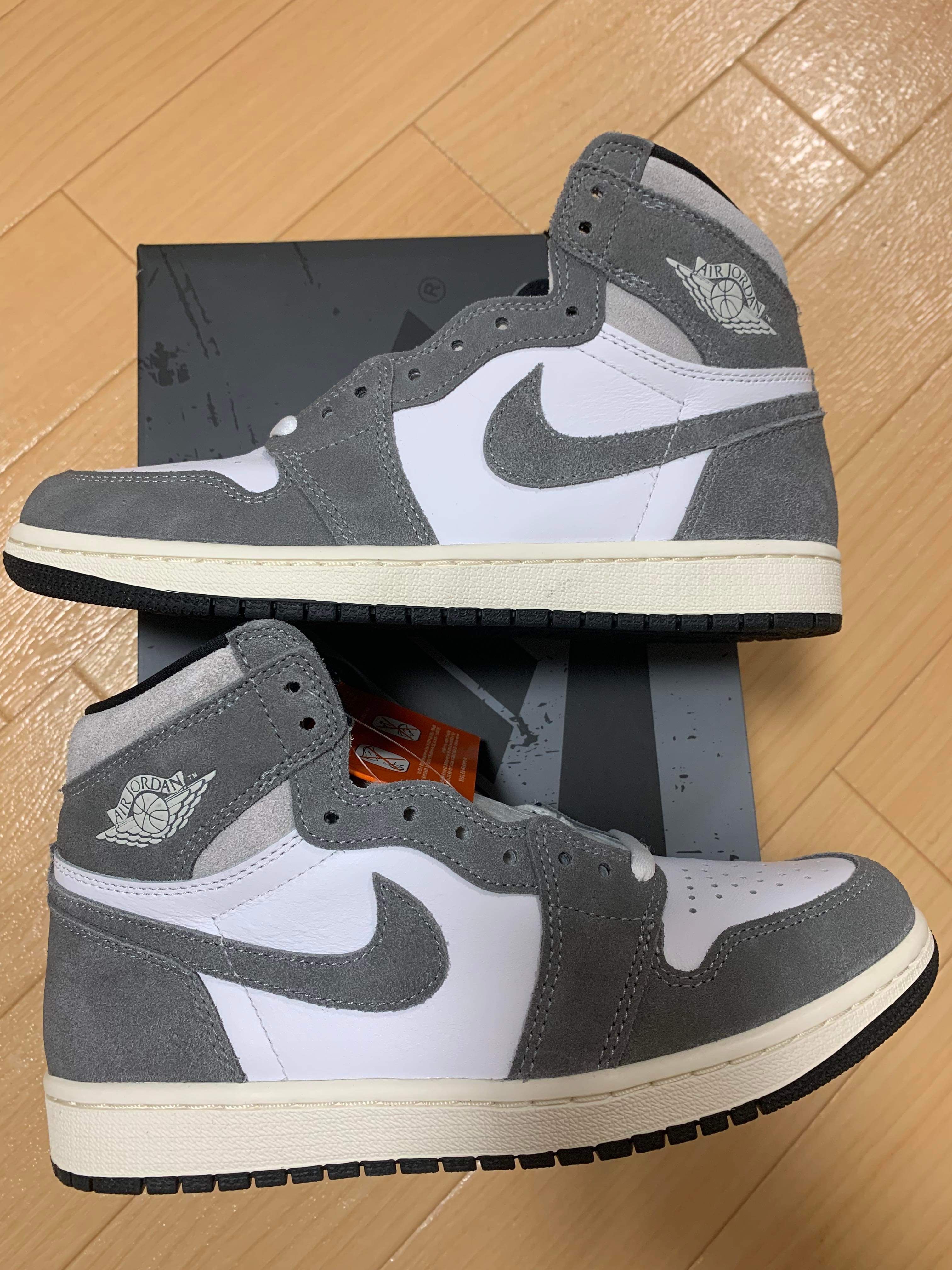 Nike Air Jordan 1 Retro High OG "Black and Smoke Grey"