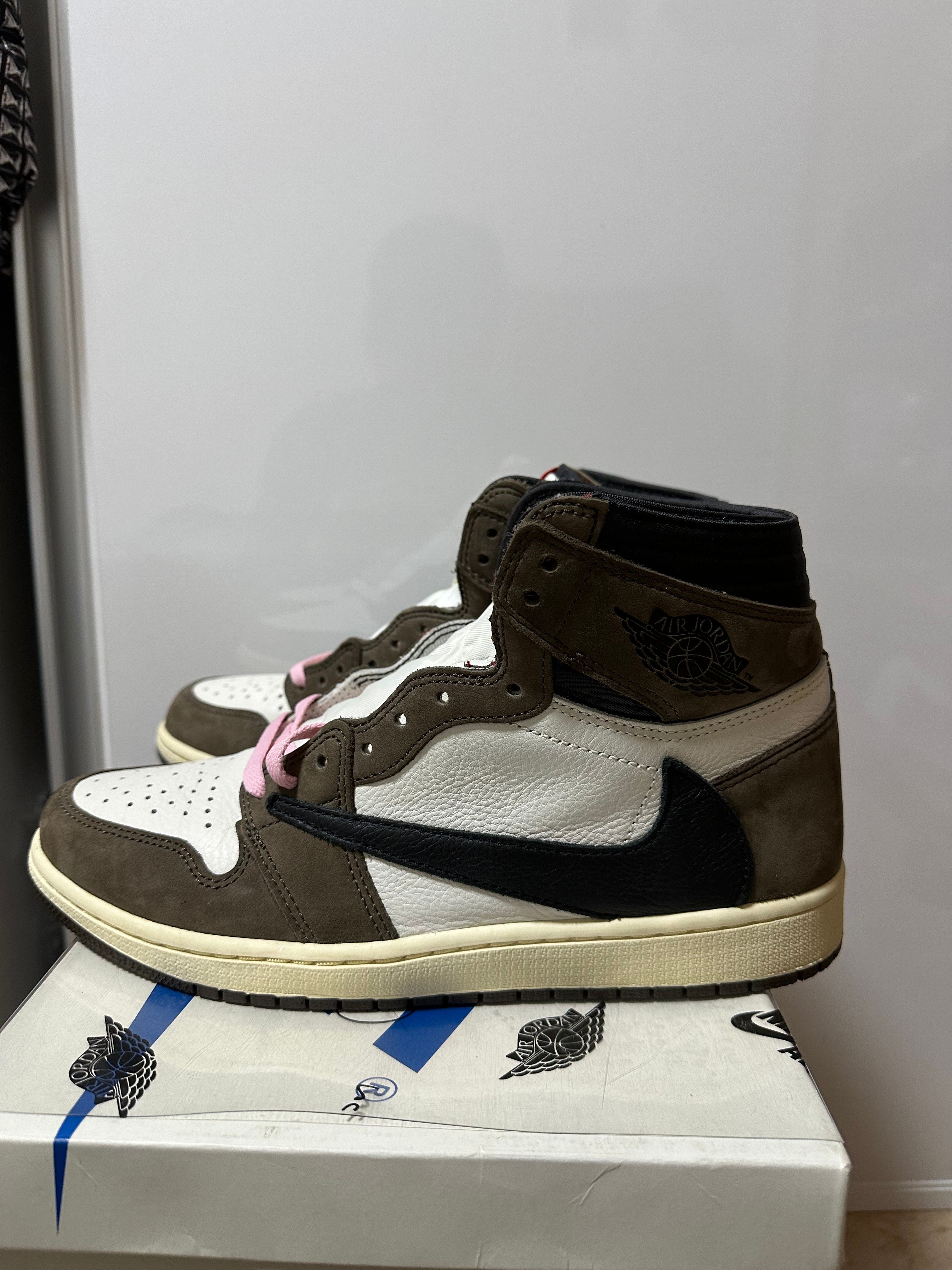 Travis Scott × Nike Air Jordan 1 Retro High OG TS SP "Sail/Dark Mocha"