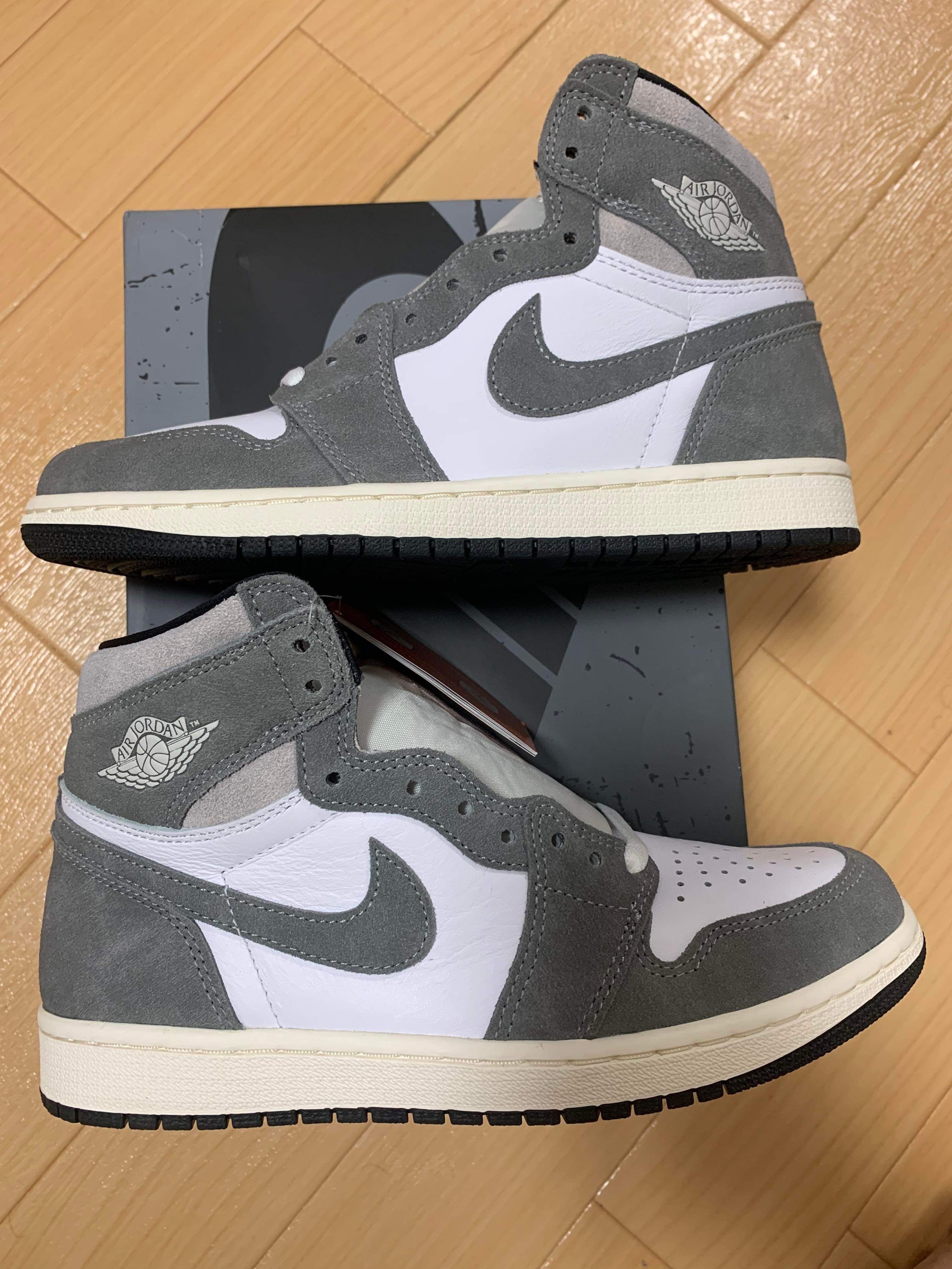 Nike Air Jordan 1 Retro High OG "Black and Smoke Grey"