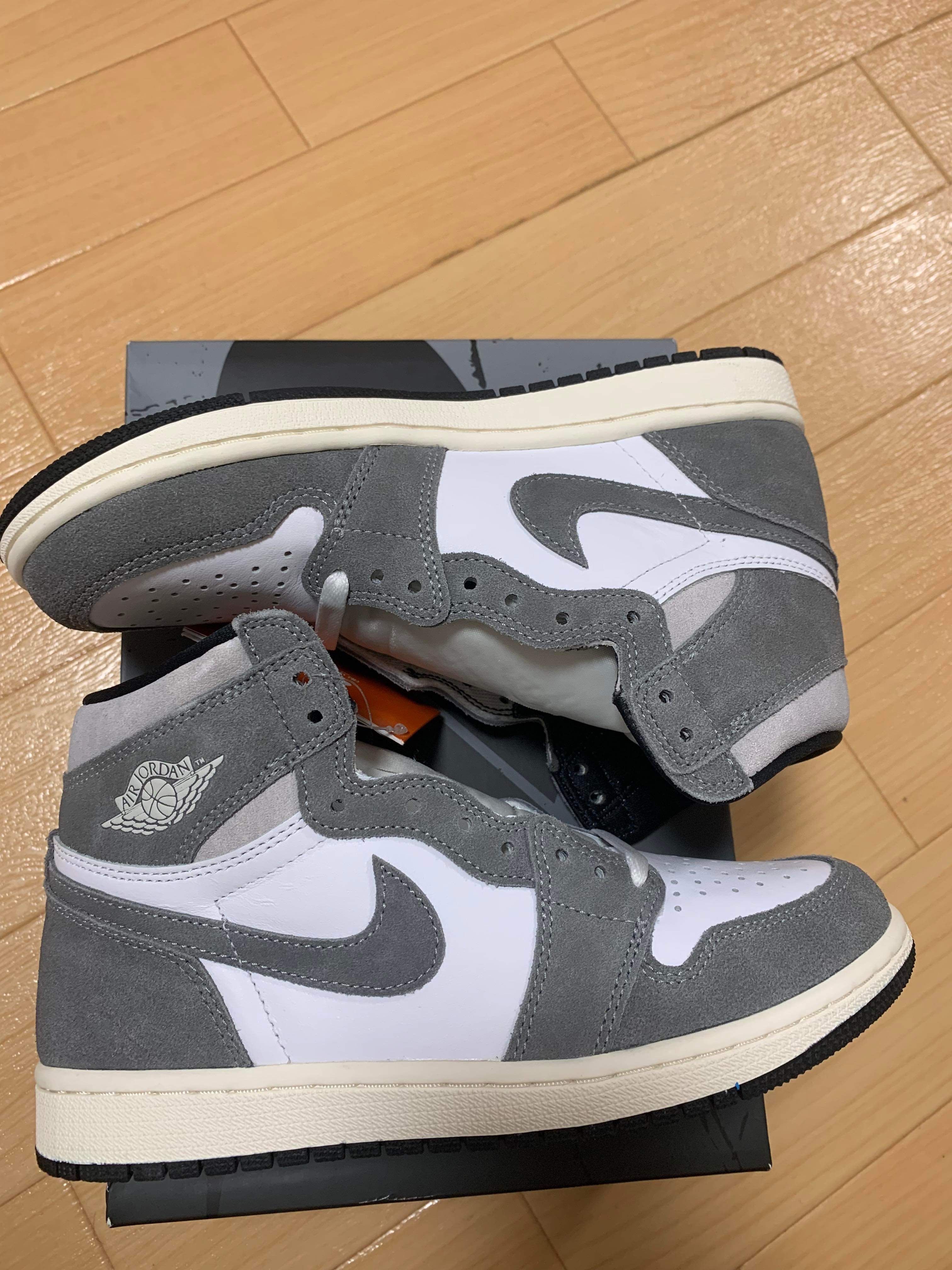 Nike Air Jordan 1 Retro High OG "Black and Smoke Grey"