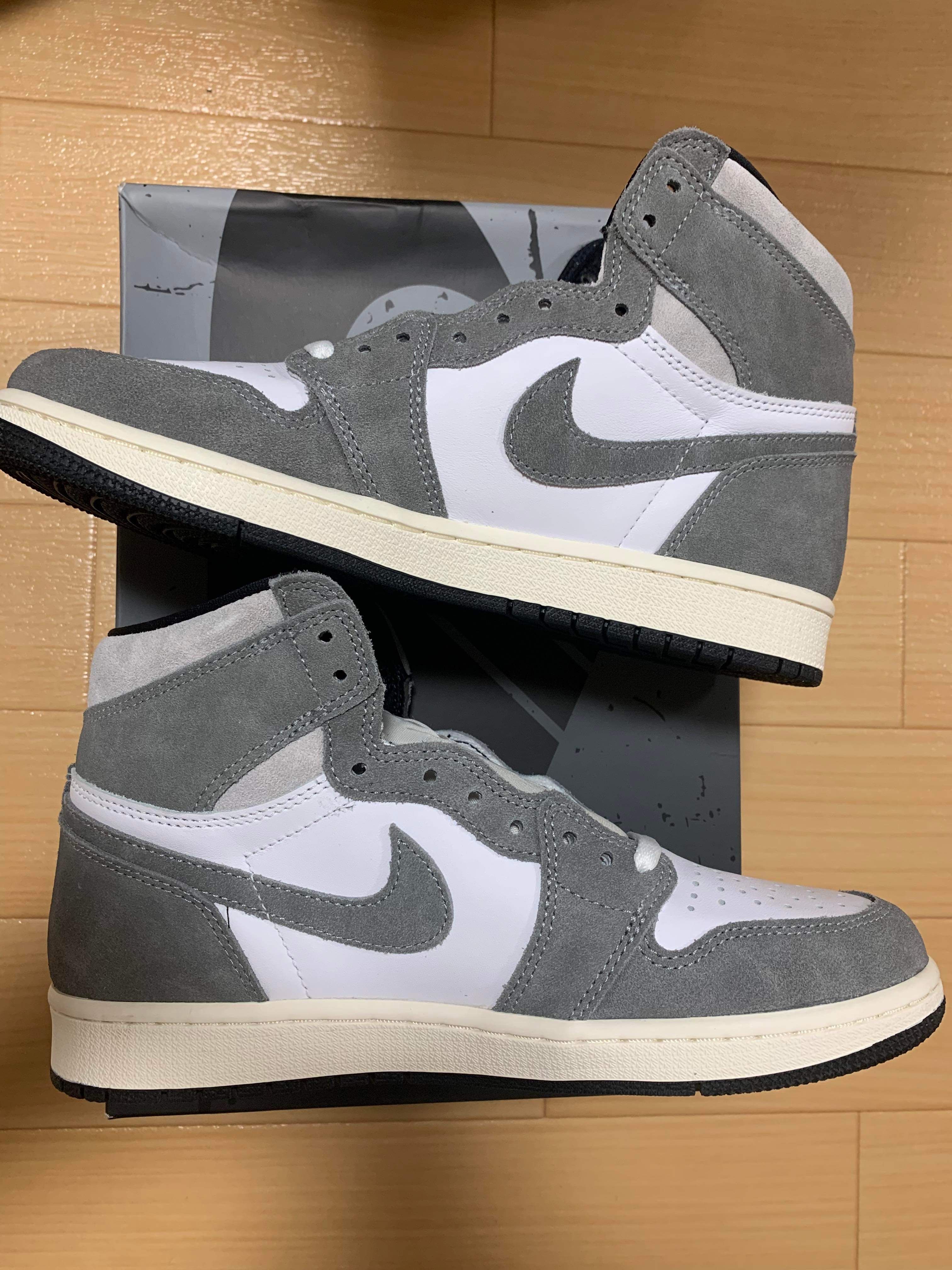 Nike Air Jordan 1 Retro High OG "Black and Smoke Grey"