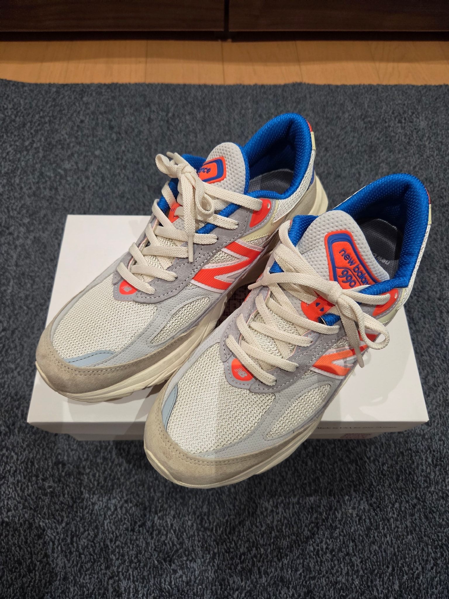 KITH × New Balance 990V6 Madison Square Garden "Sanddrift"
