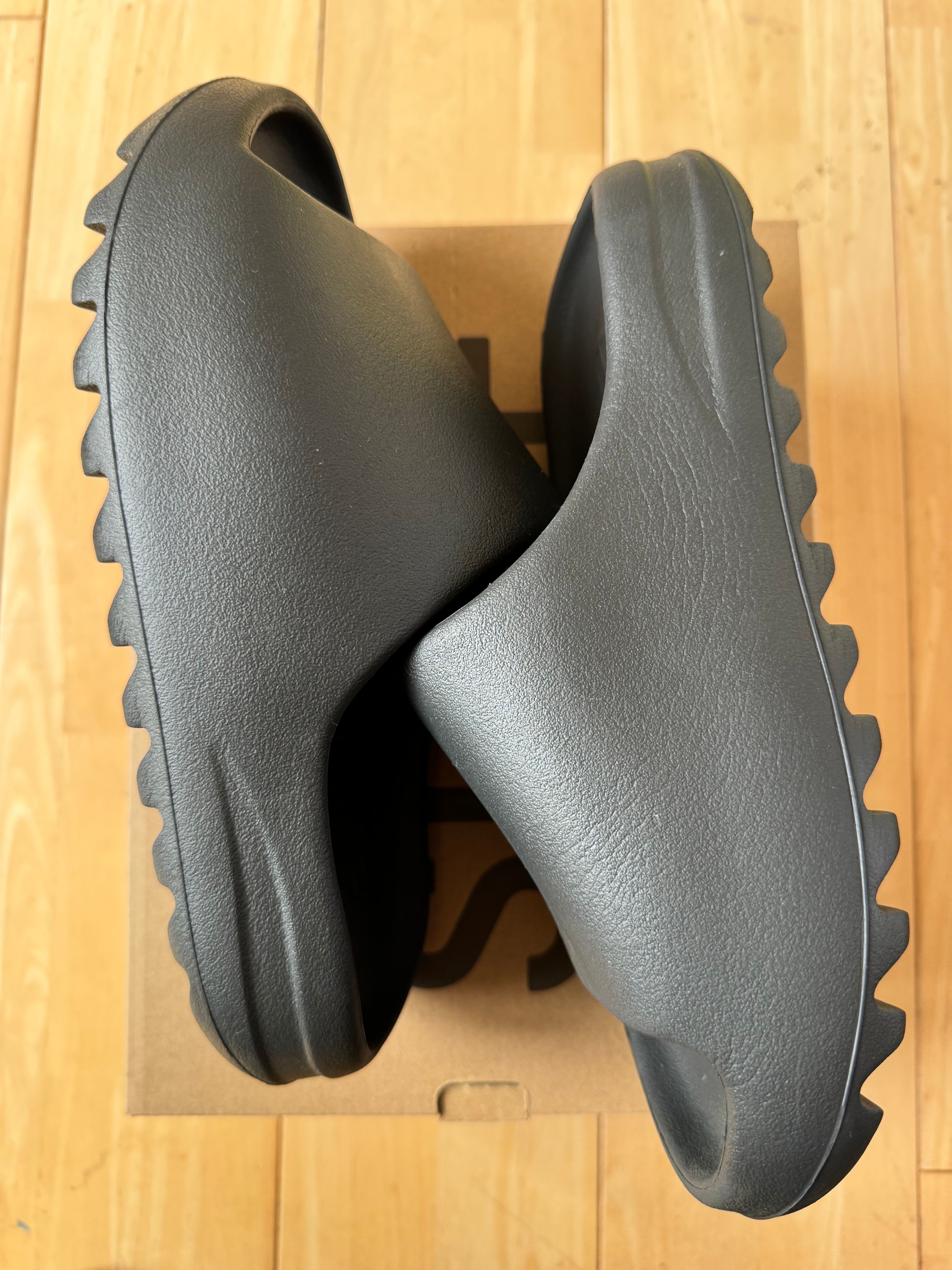 adidas YEEZY Slide "Onyx"