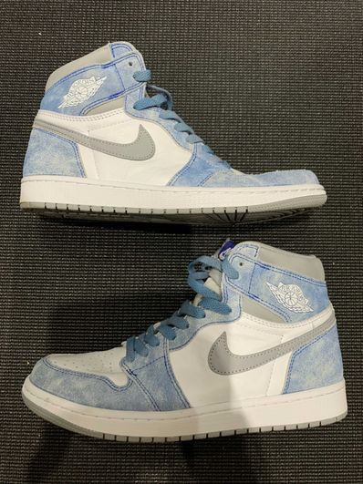 Nike Air Jordan 1 High OG "Hyper Royal"