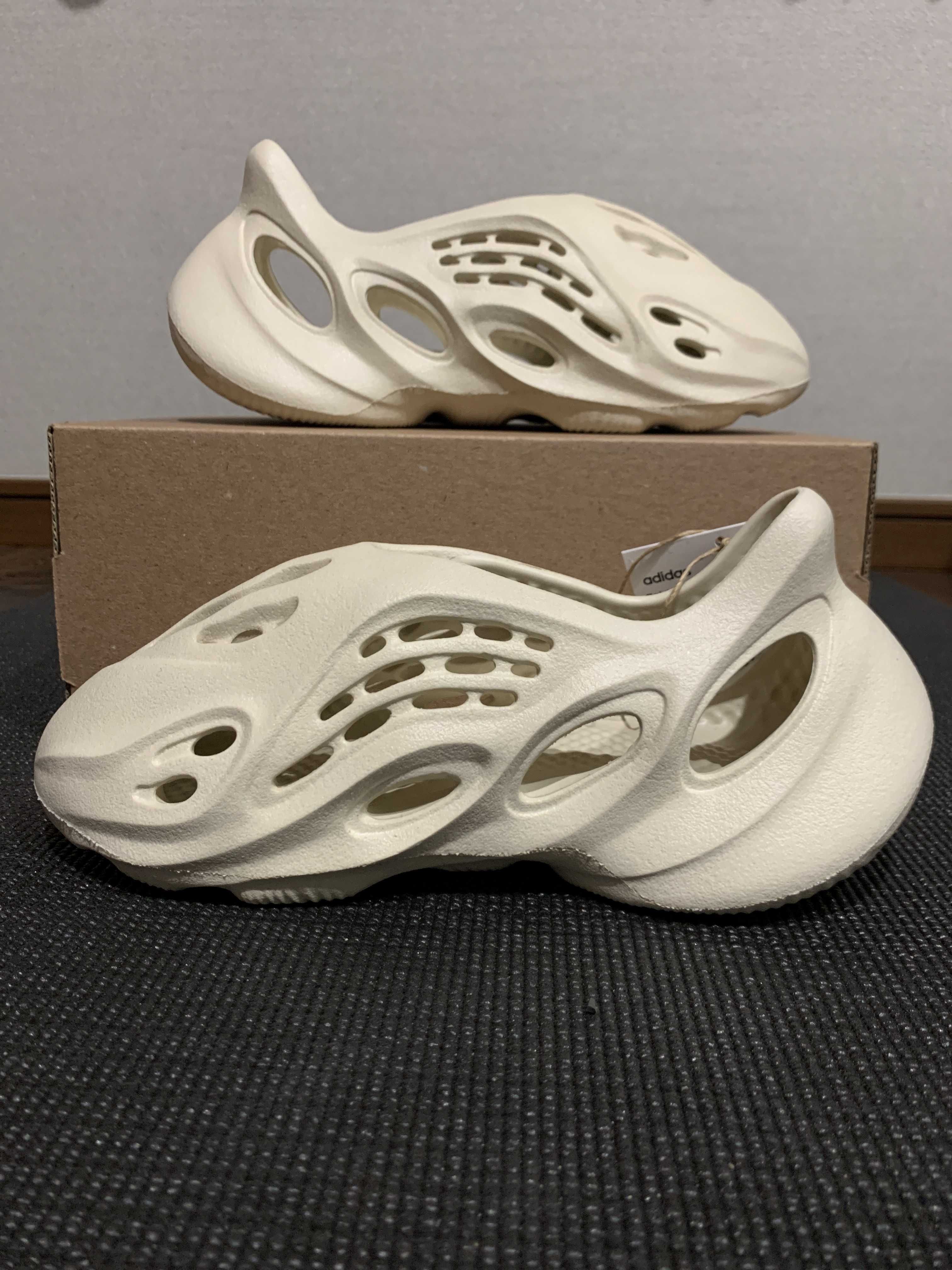 adidas YEEZY Foam Runner "Sand"