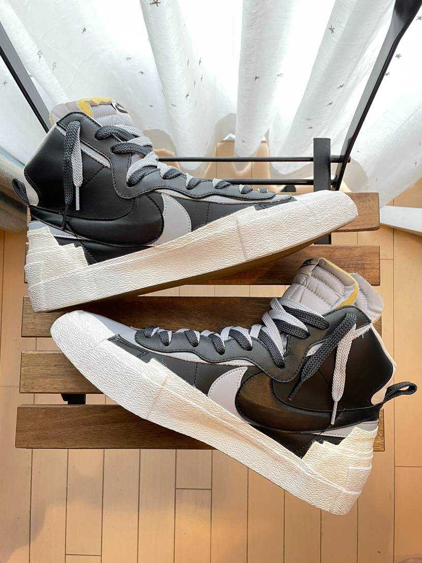 sacai × NIKE BLAZER MID "BLACK/WOLF GREY/WHITE"