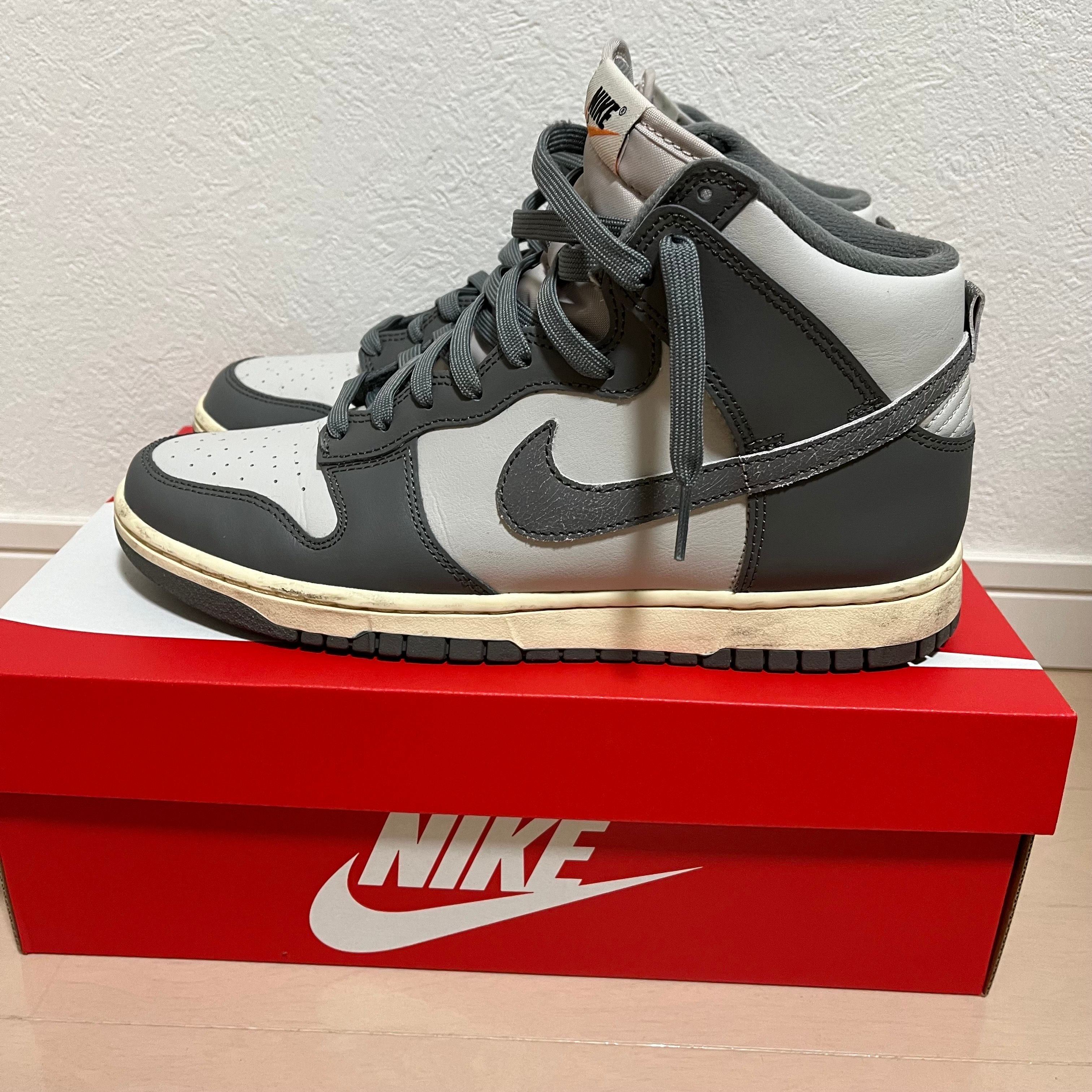 Nike Dunk High Retro SE Vintage "Light Bone and Tumbled Grey"