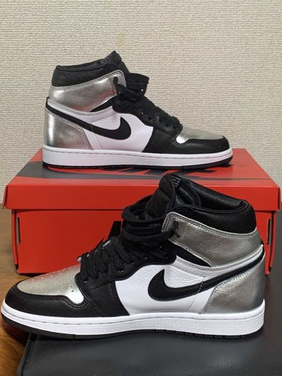 Nike Women's Air Jordan 1 Retro High OG "Silver Toe"
