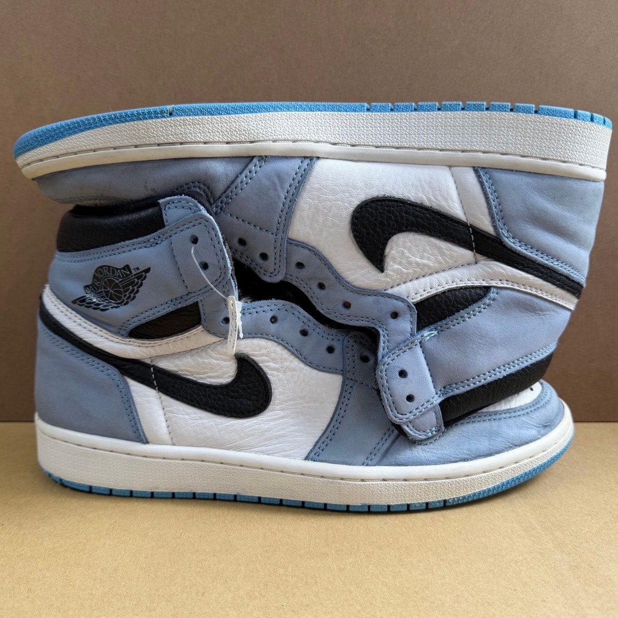 Nike Air Jordan 1 High OG "University Blue"