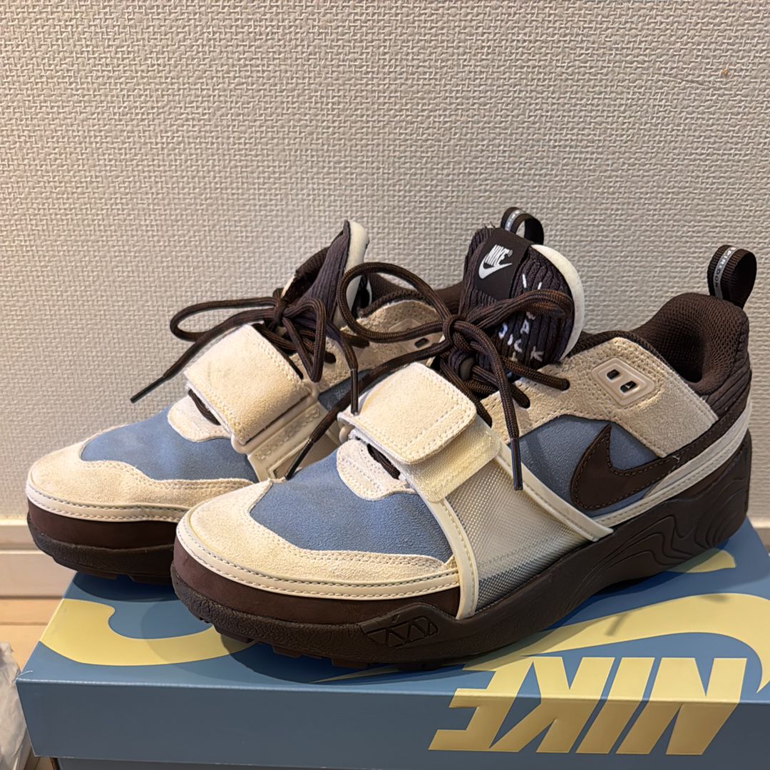 Travis Scott × Nike Zoom Field Jaxx "Pale Ivory and Leche Blue"