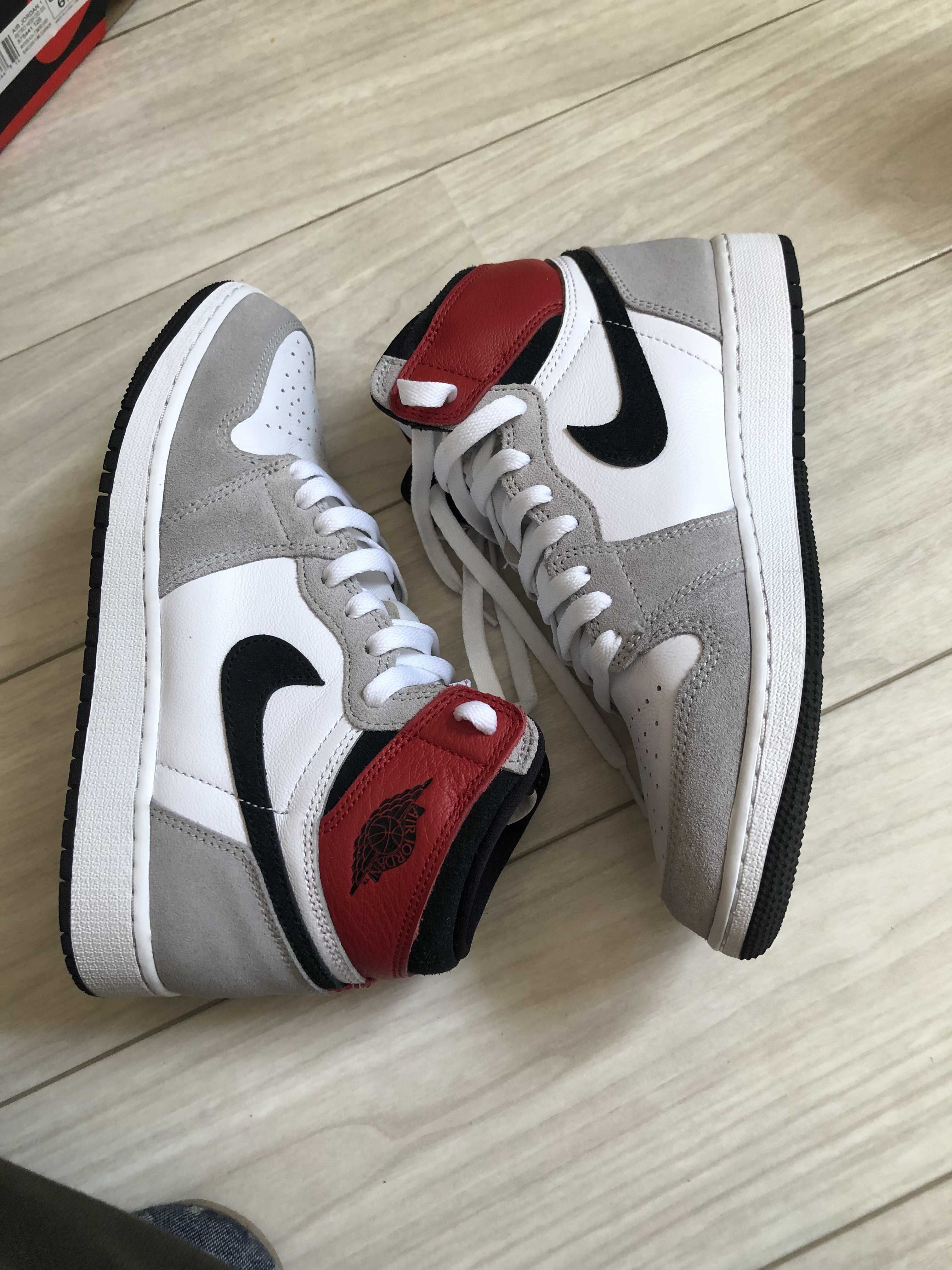 Nike GS Air Jordan 1 High OG "Light Smoke Grey"