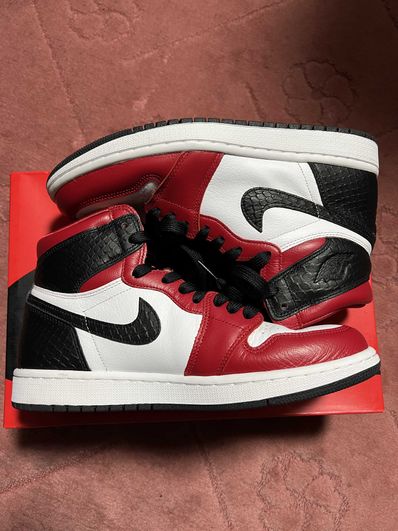 Nike Women's Air Jordan 1 High OG "Satin Red"