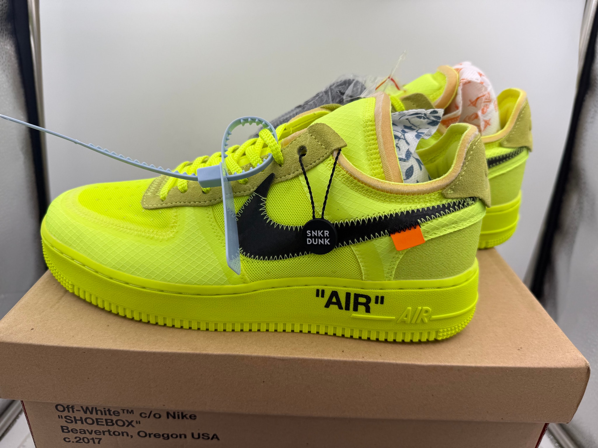 Off-White × Nike Air Force 1 Low "Volt"