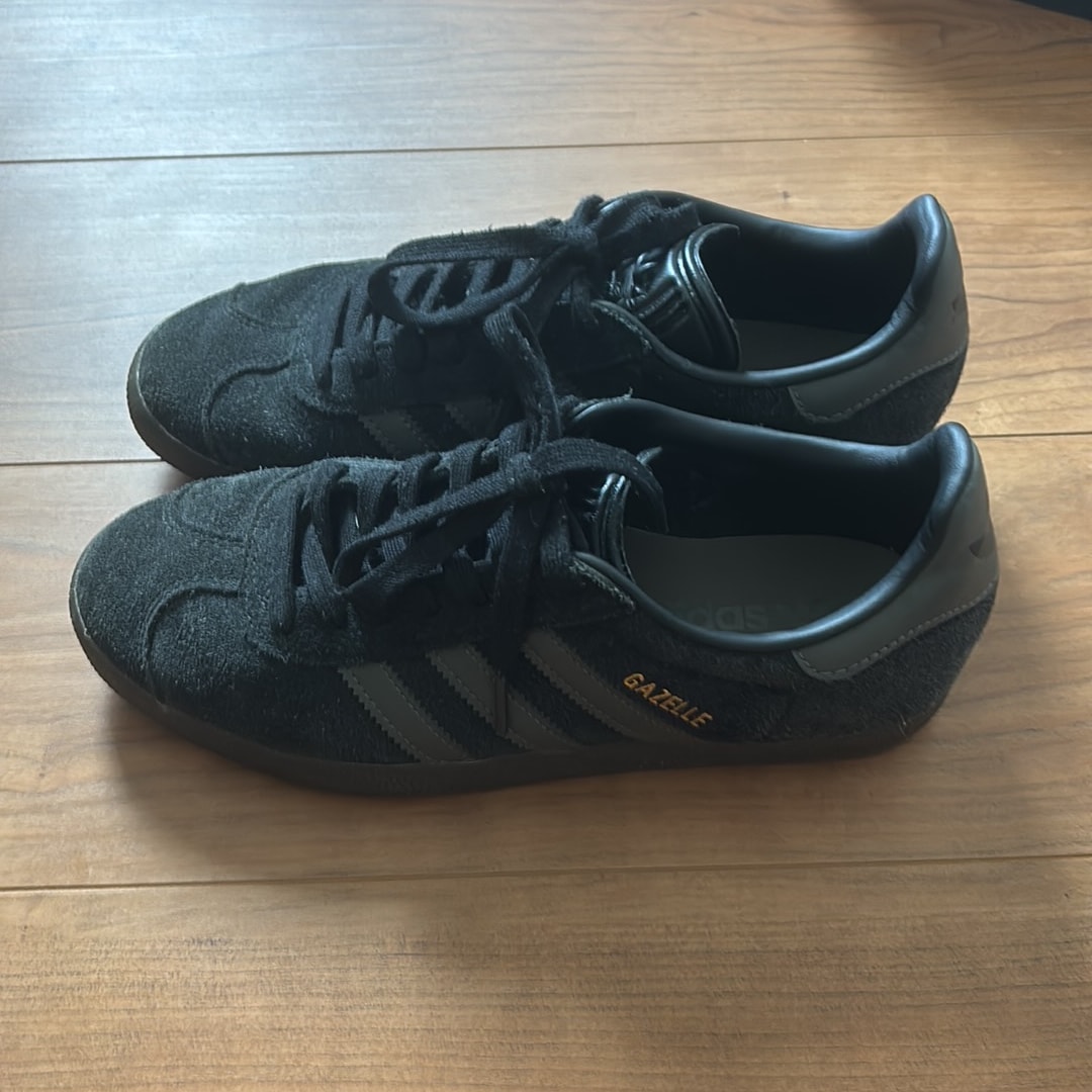 adidas Gazelle Low "Core Black/Gold Metallic/Gum"