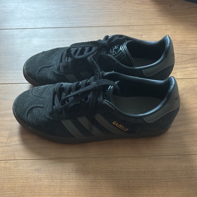 adidas Gazelle Low "Core Black/Gold Metallic/Gum"