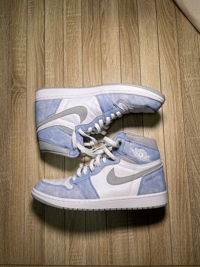 Nike Air Jordan 1 High OG "Hyper Royal"
