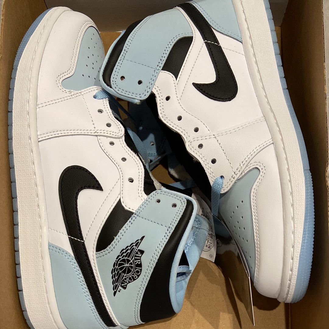 Nike Air Jordan 1 Mid "Ice Blue Nubuck"