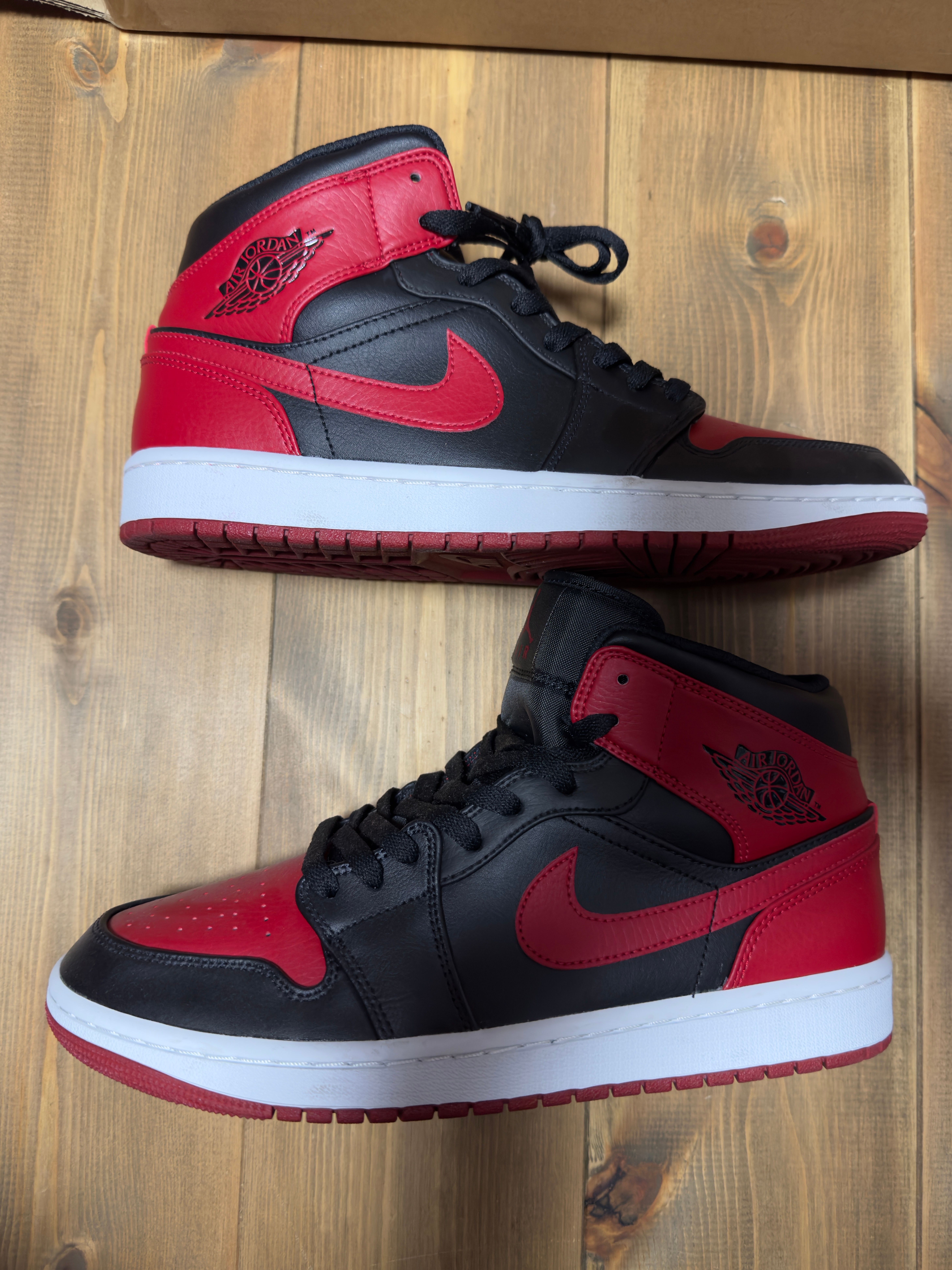 Nike Air Jordan 1 Mid "Bred"