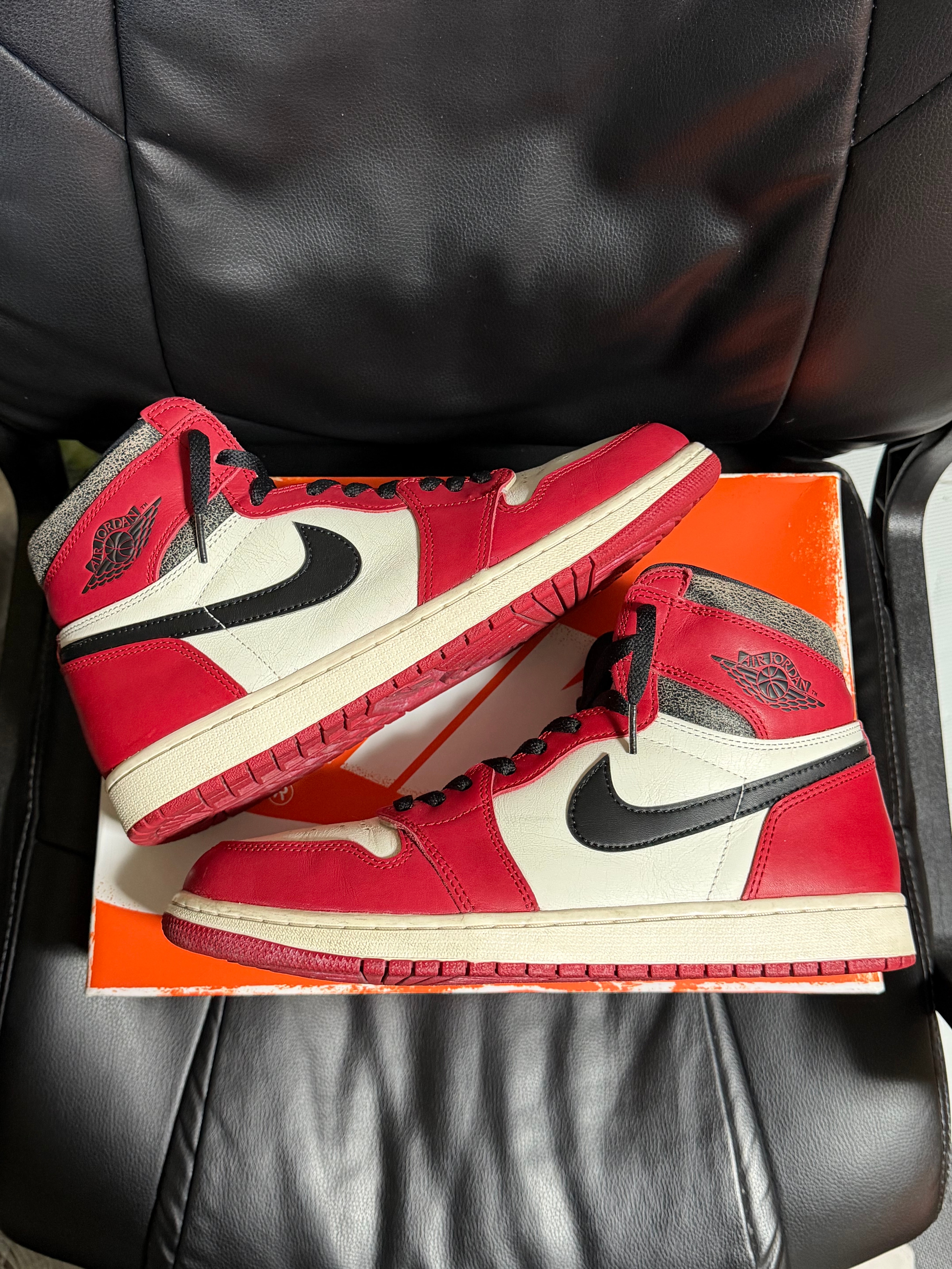 Nike Air Jordan 1 High OG "Lost & Found/Chicago"