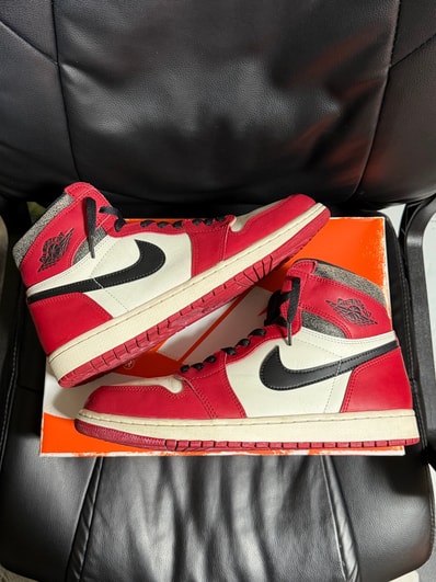 Nike Air Jordan 1 High OG "Lost & Found/Chicago"