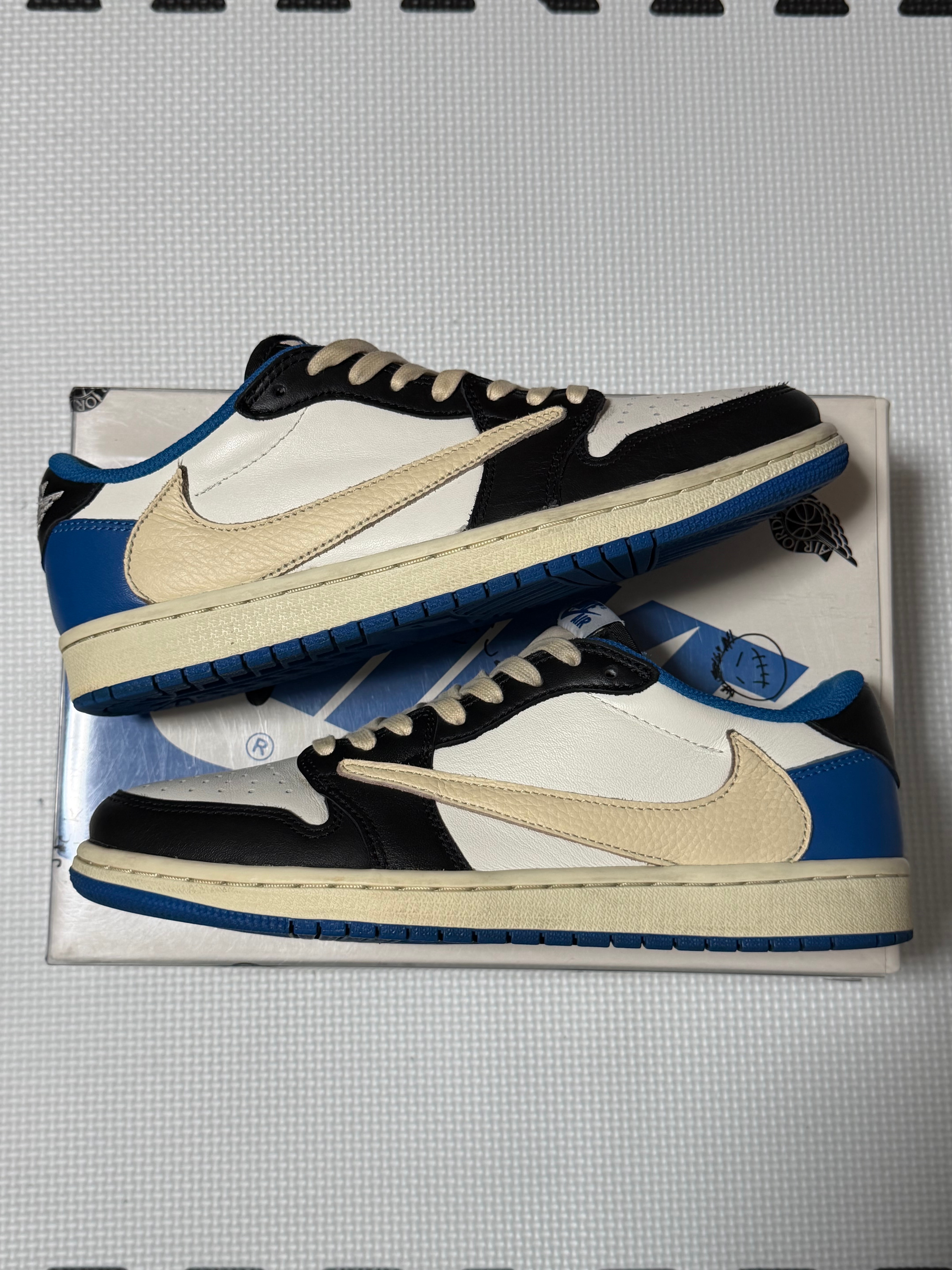 Travis Scott × fragment design × Nike Air Jordan 1 Low OG SP "Military Blue"