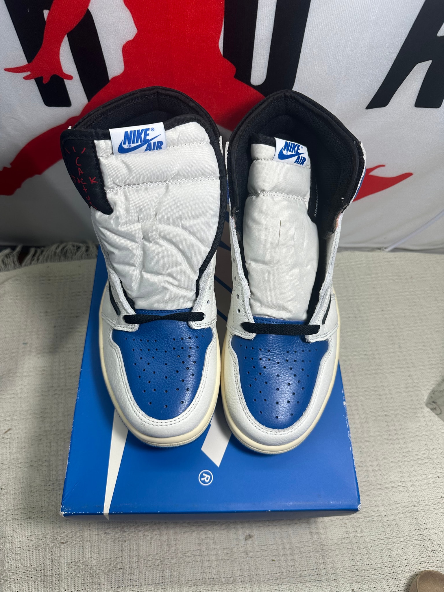 Travis Scott × fragment design × Nike Air Jordan 1 Retro High OG SP "Military Blue"