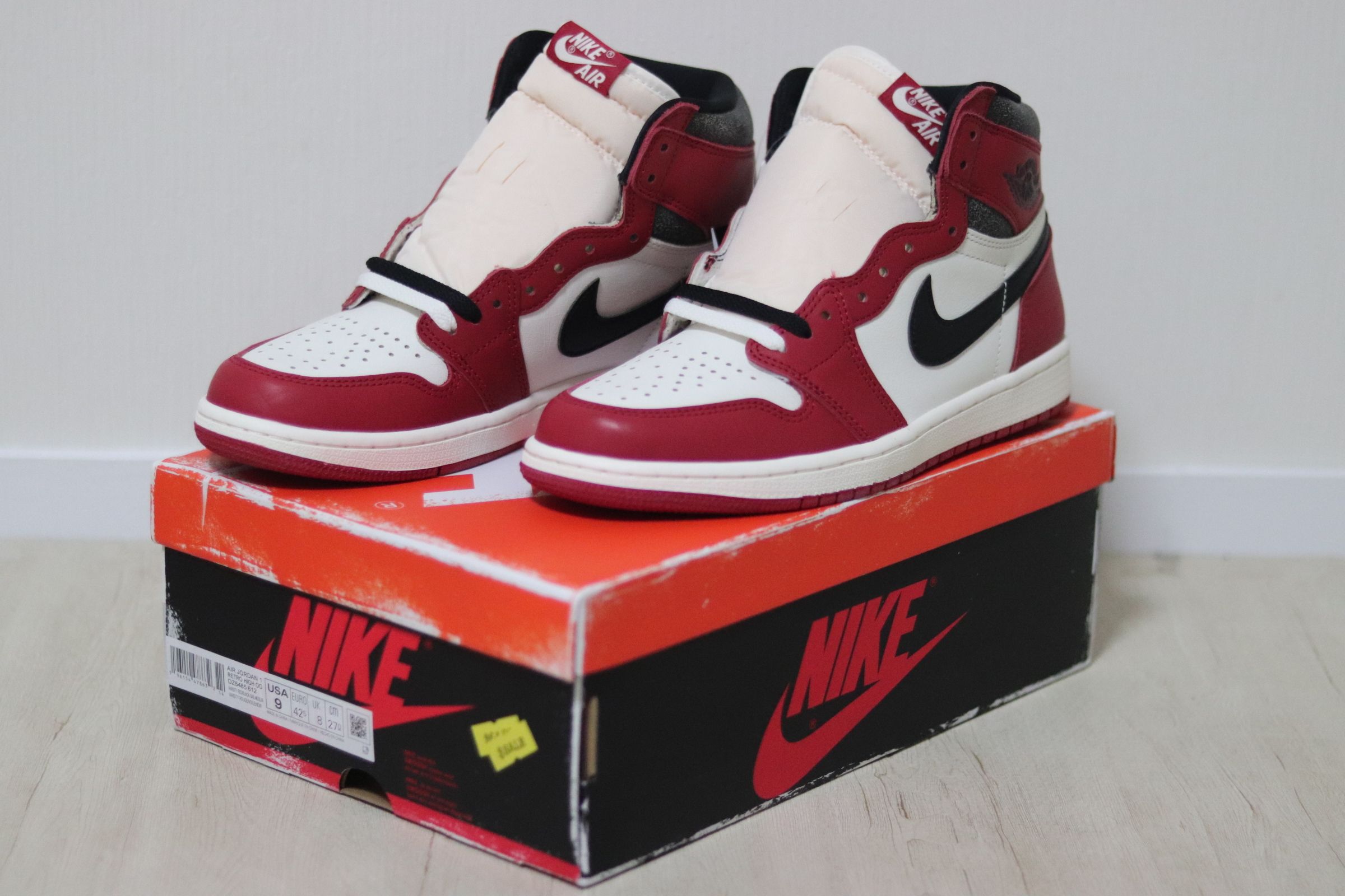 Nike Air Jordan 1 High OG "Lost & Found/Chicago"