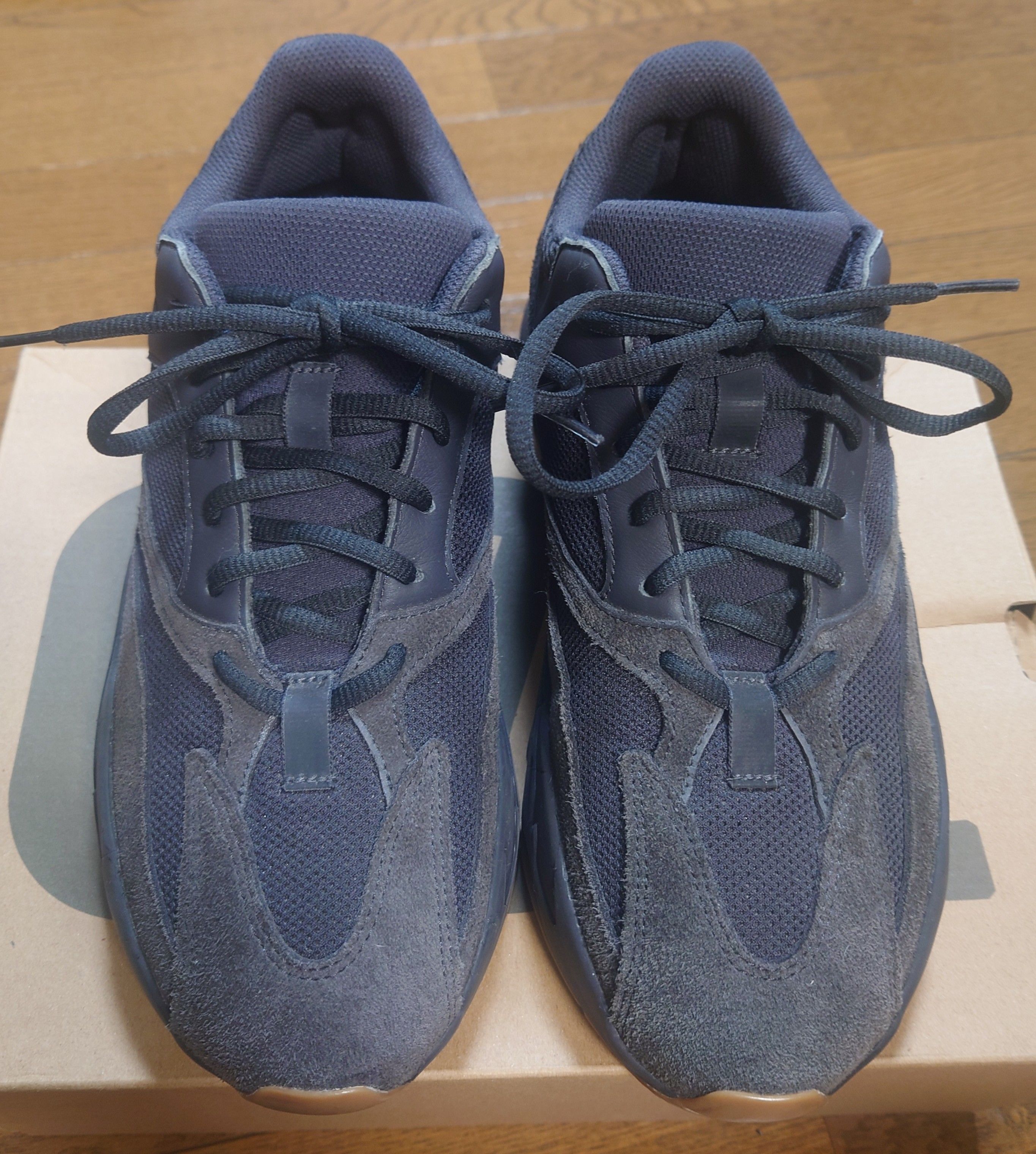 adidas YEEZY Boost 700 "Utility Black"