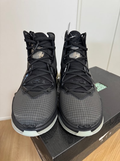 Nike Lebron 19 "Black Anthracite Green Glow"
