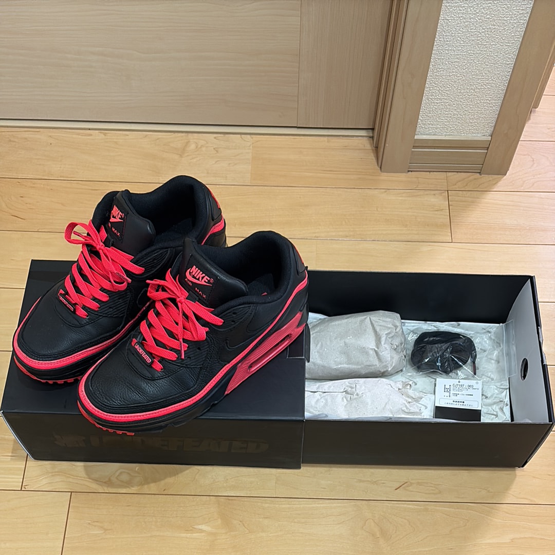 アンディフィーテッド × ナイキ エアマックス90 "ブラック/レッド"
