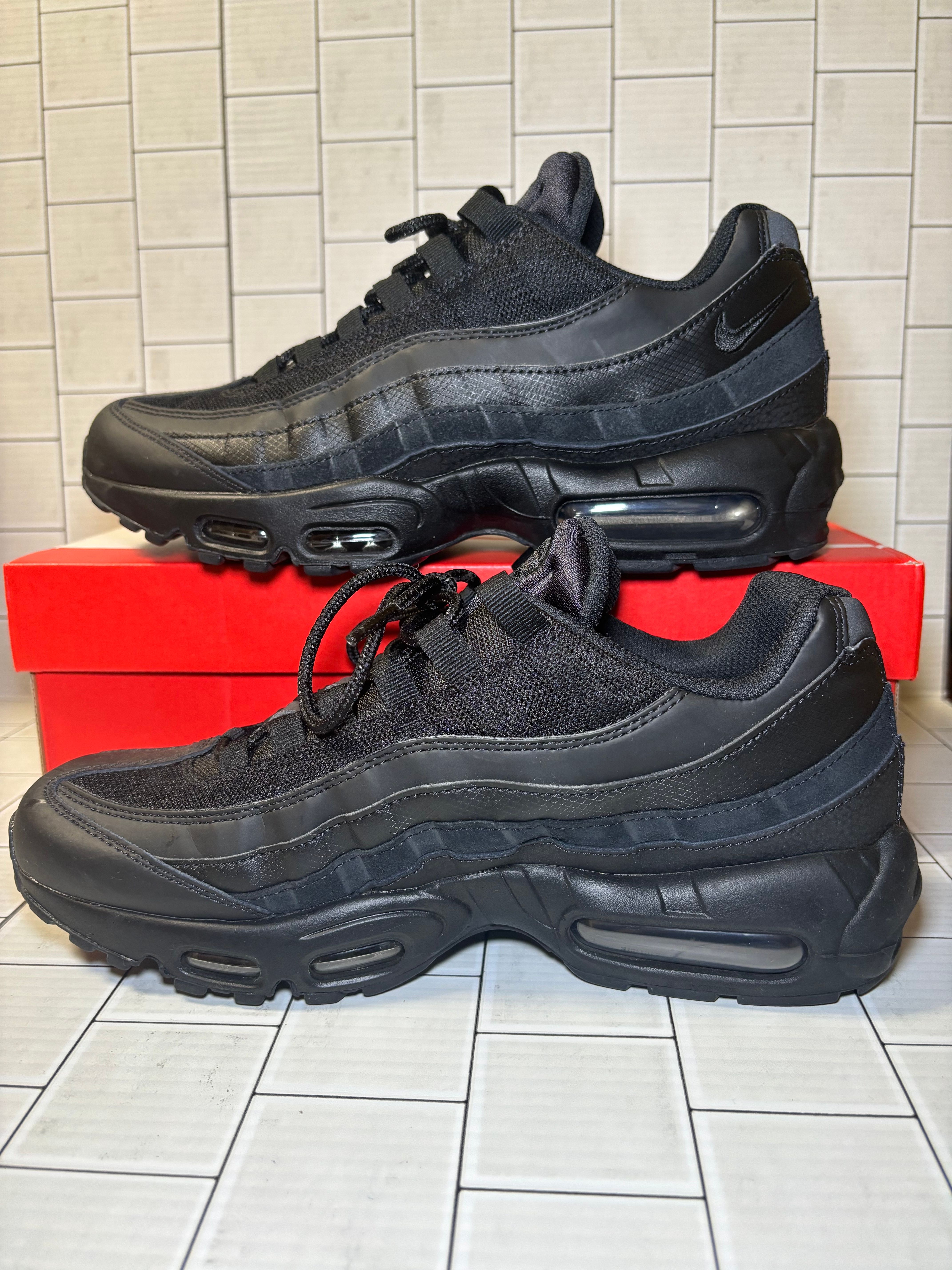 Nike Air Max 95 Essential "Black/Dark Grey/Black"