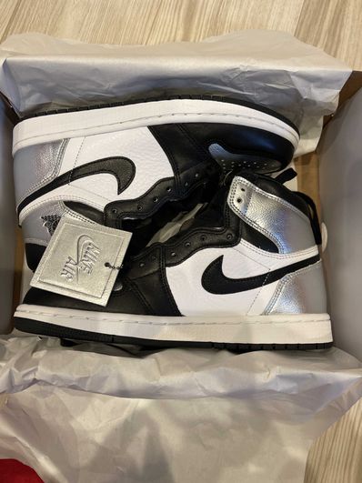 Nike Women's Air Jordan 1 Retro High OG "Silver Toe"