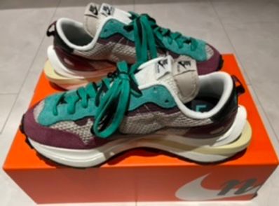 sacai × Nike Vapor Waffle "String/Red/Green"