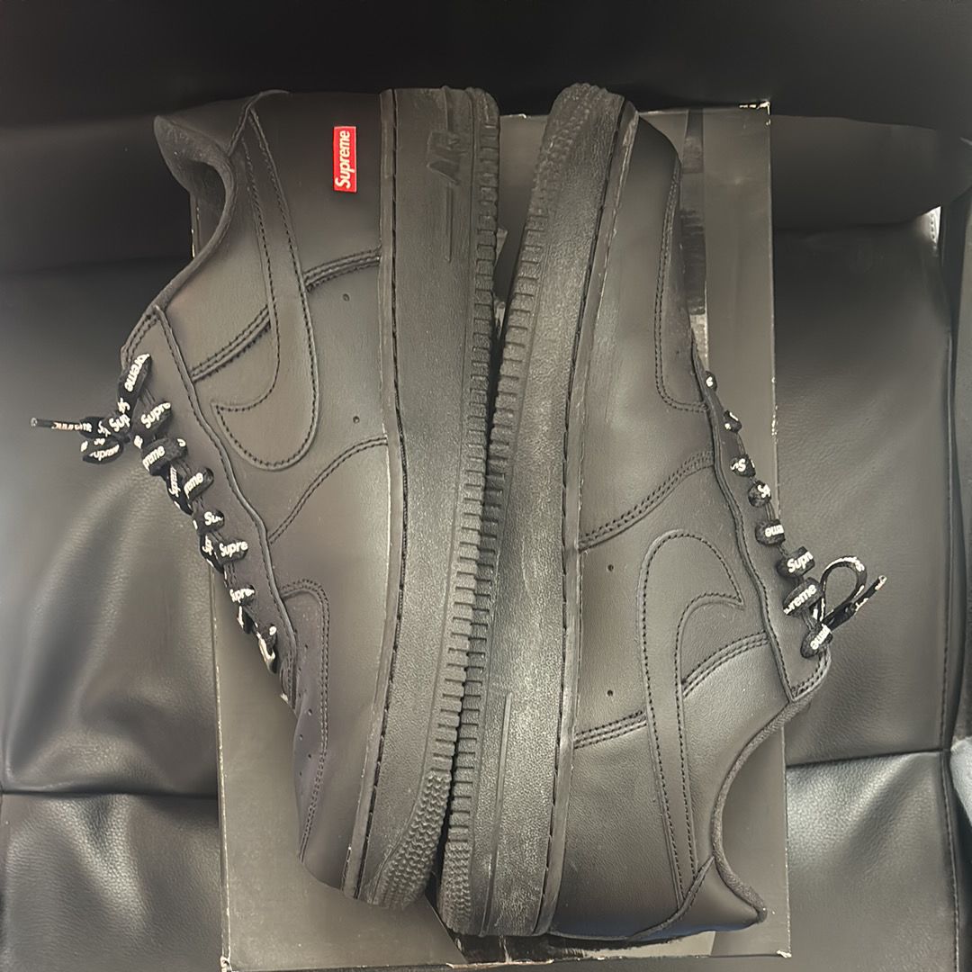 Supreme × Nike Air Force 1 Low "Black"