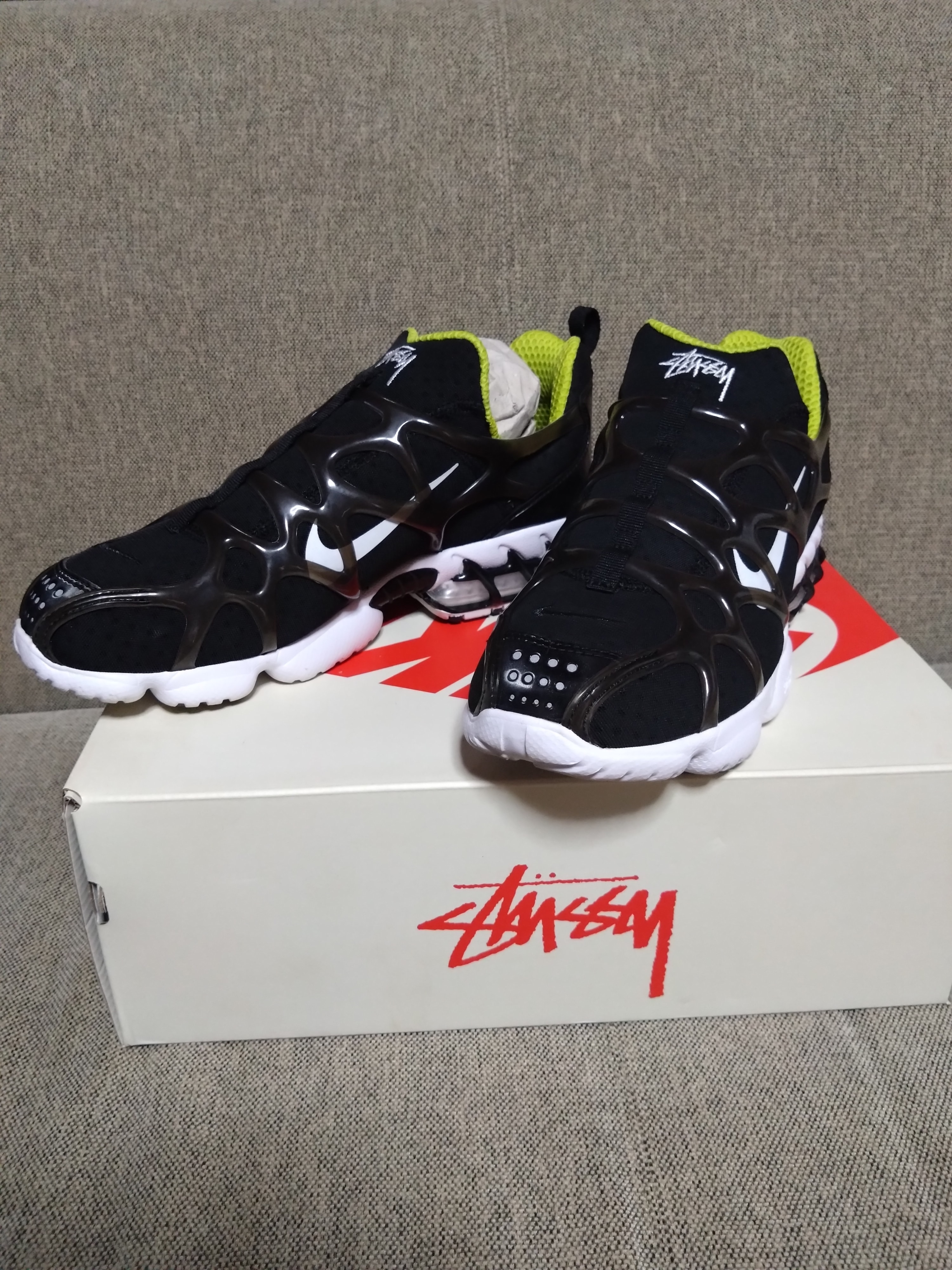Stussy x Nike Air Zoom Kukini "Black/White/Bright Cactus"