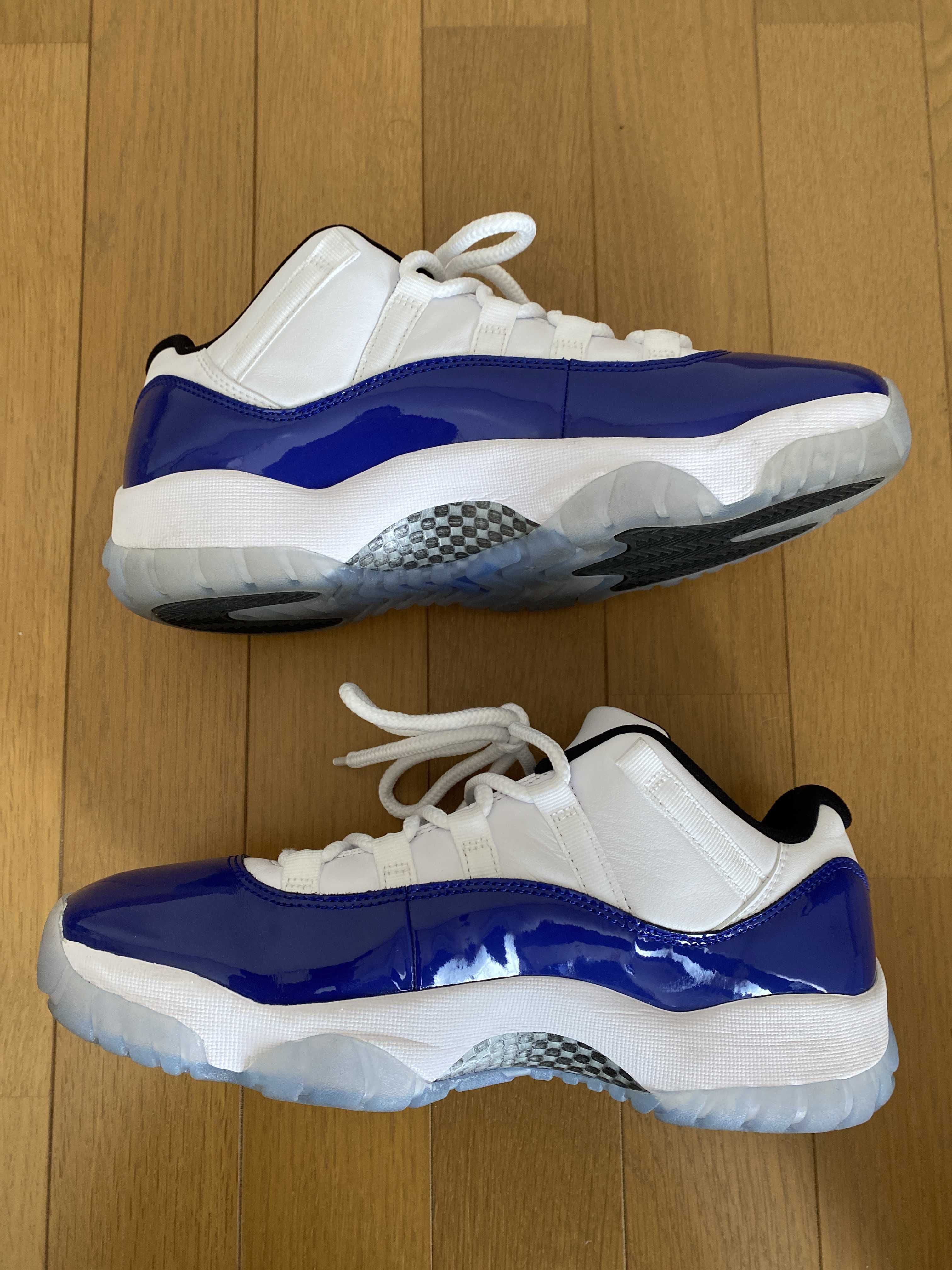NIKE Women's AIR JORDAN 11 LOW "CONCORD SKETCH"
