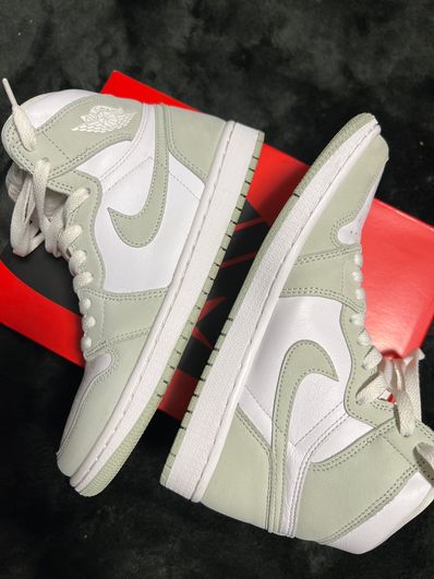 Nike Women's Air Jordan 1 High OG "Seafoam"